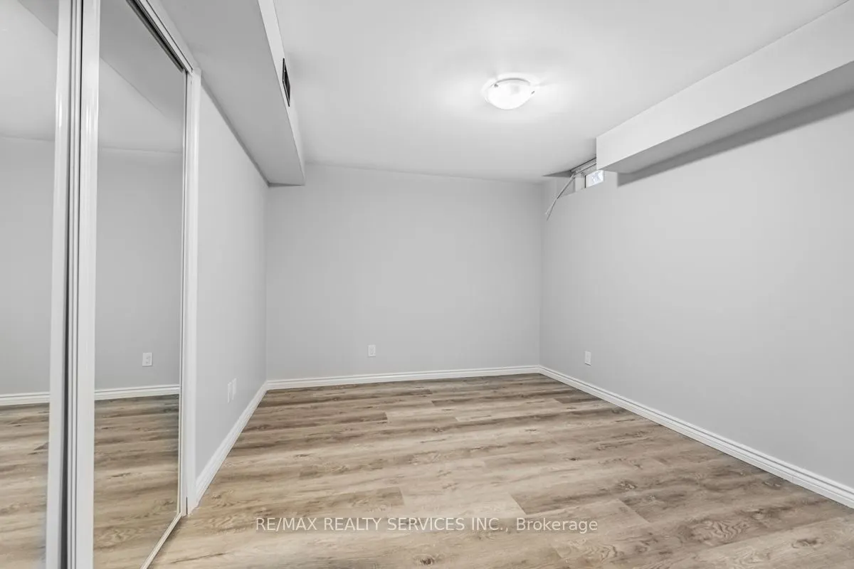 71 Humberstone Crescent