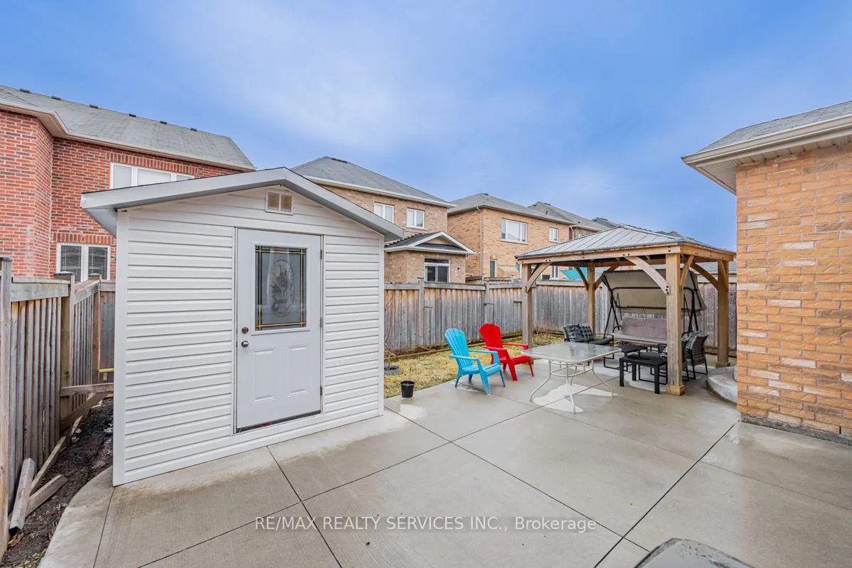 71 Humberstone Crescent