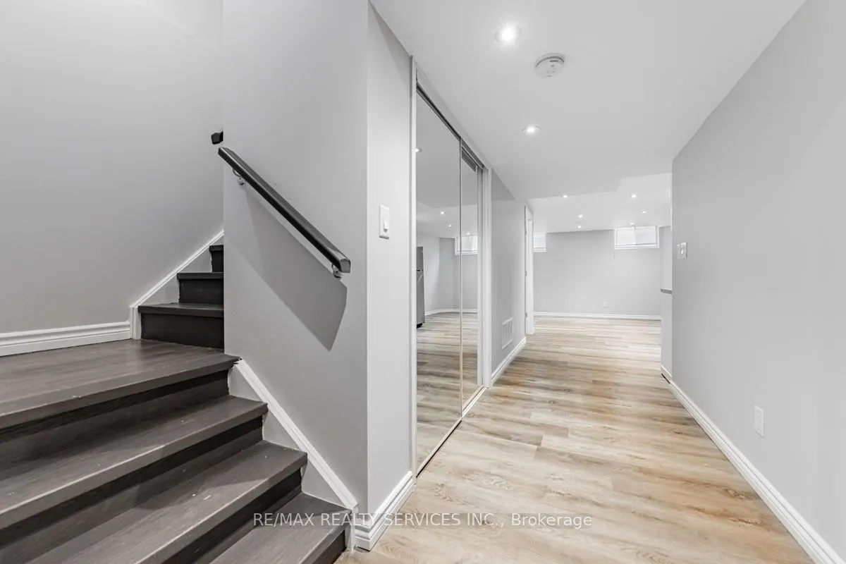 71 Humberstone Crescent