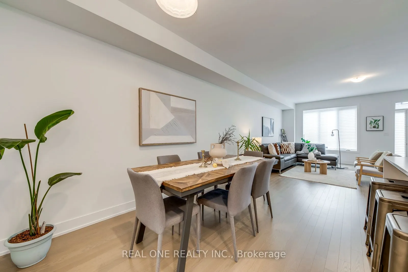 3054 Harvard Gardens