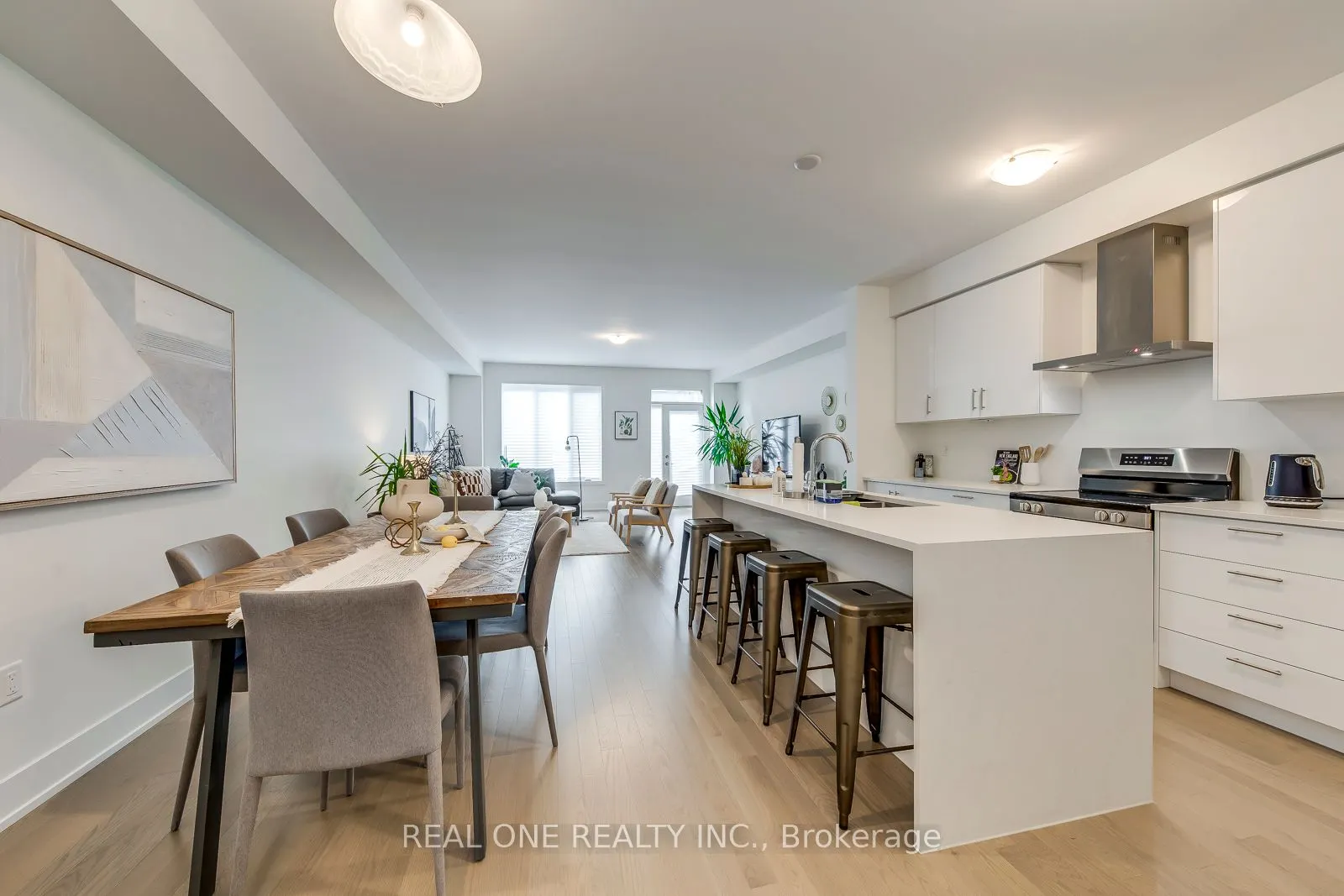 3054 Harvard Gardens