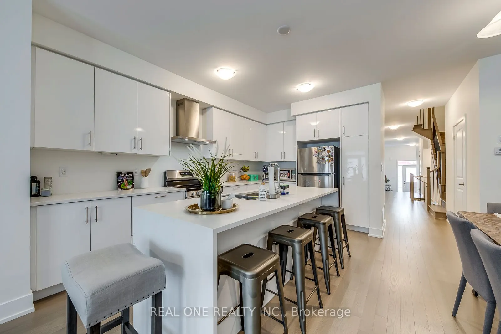 3054 Harvard Gardens