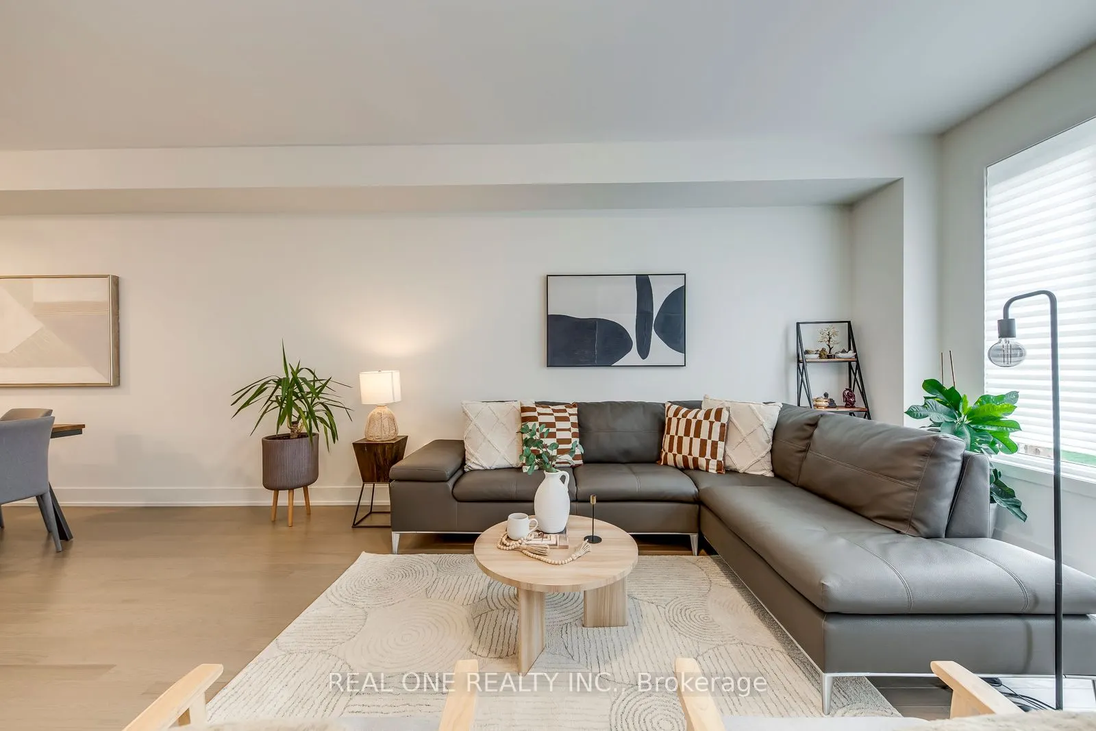 3054 Harvard Gardens