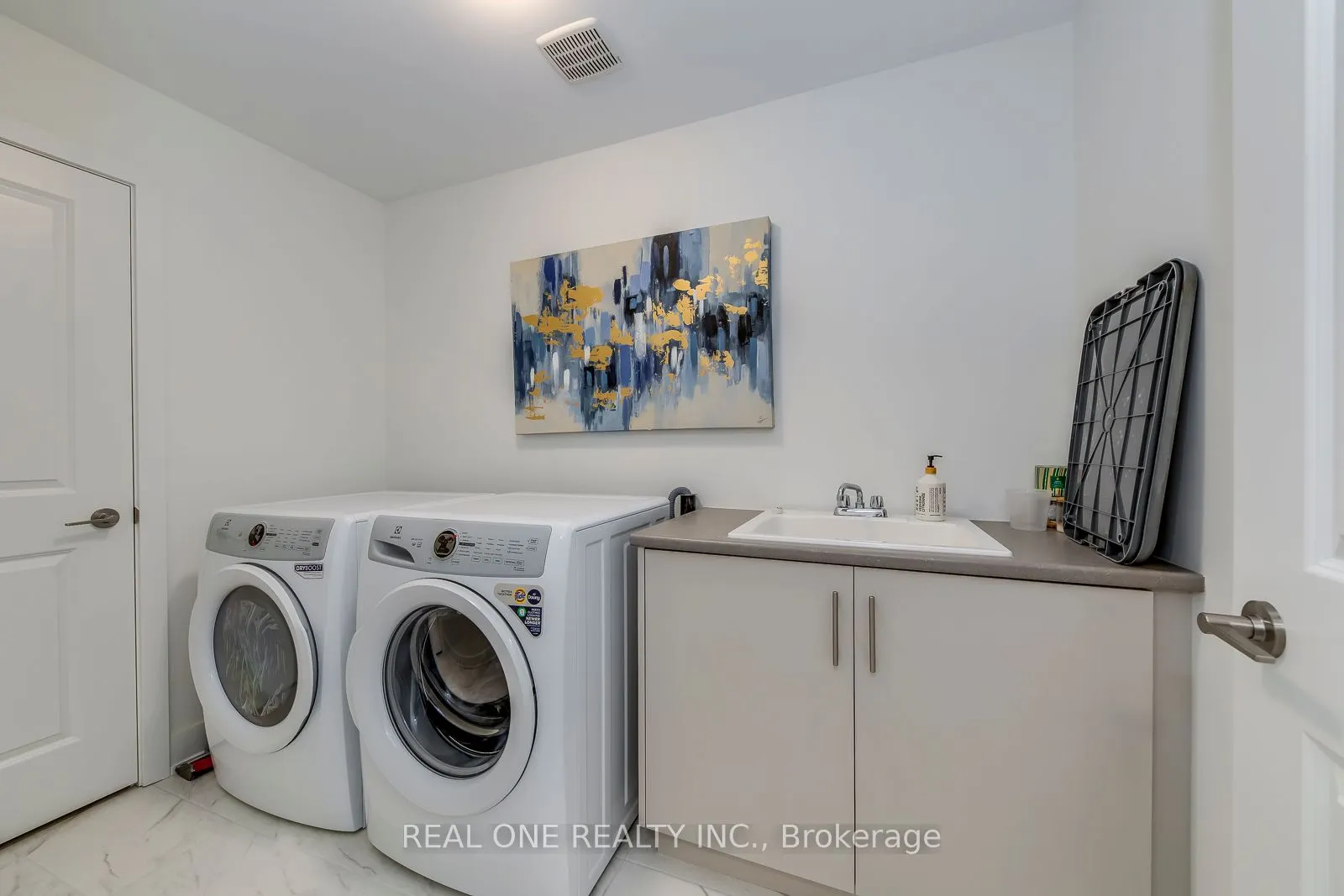 3054 Harvard Gardens