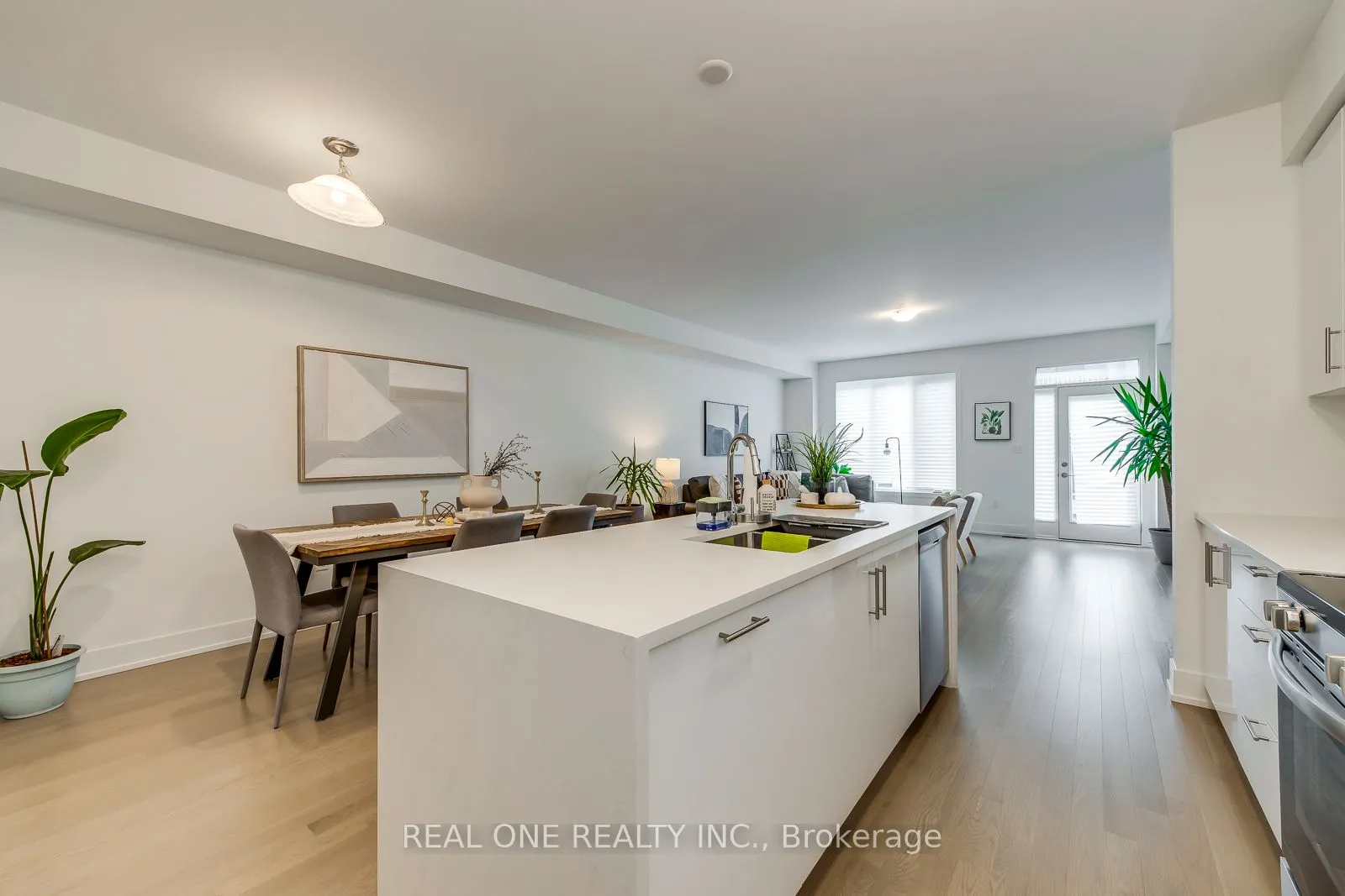 3054 Harvard Gardens