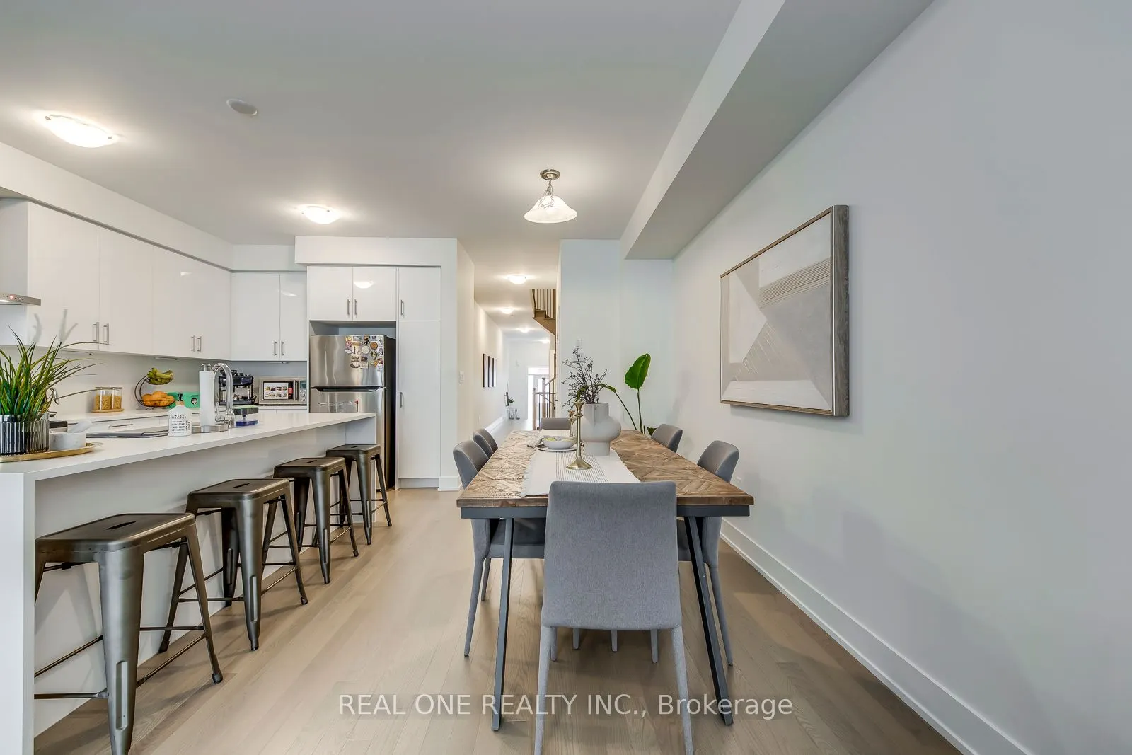 3054 Harvard Gardens