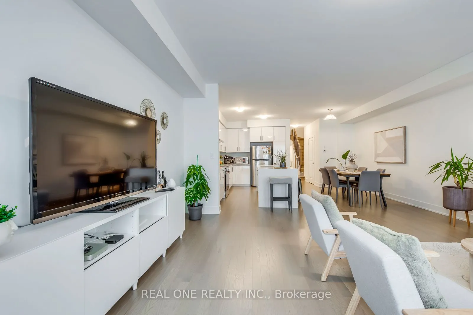 3054 Harvard Gardens