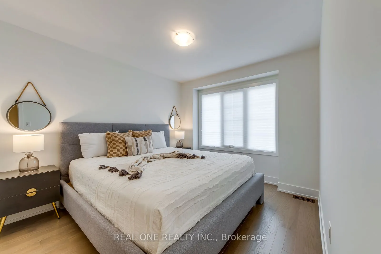 3054 Harvard Gardens