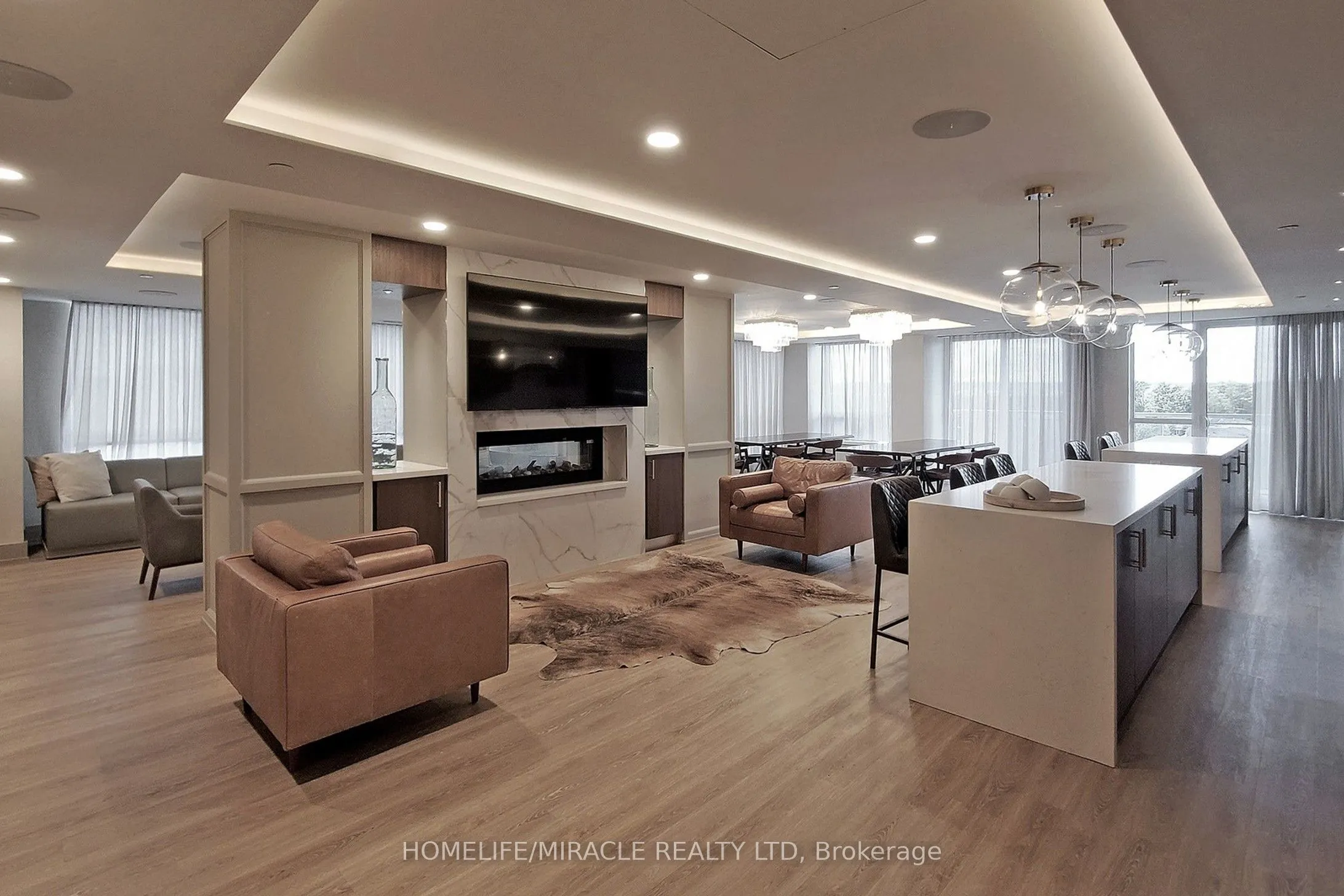 1050 Main Street E, #1106