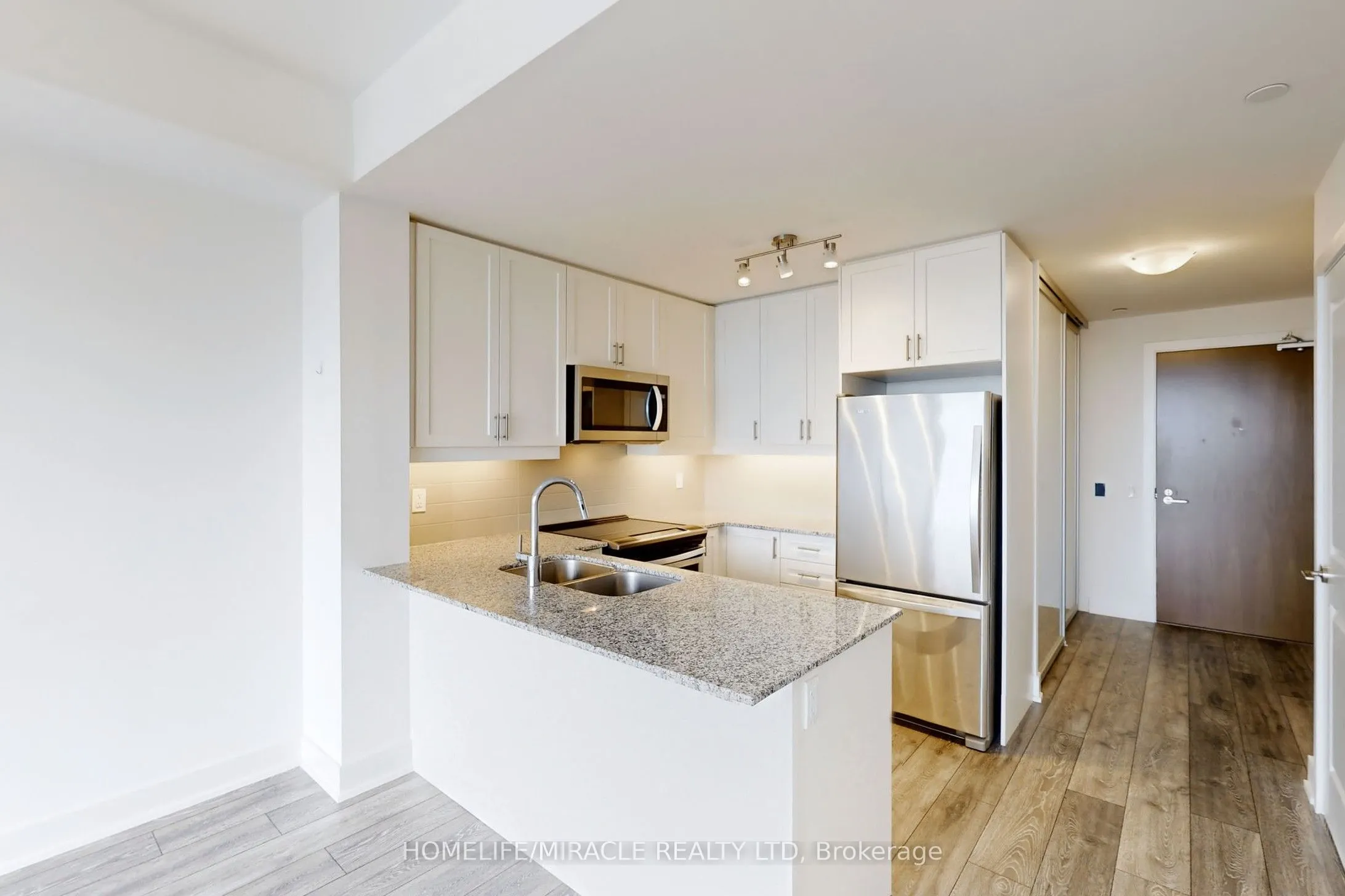 1050 Main Street E, #1106