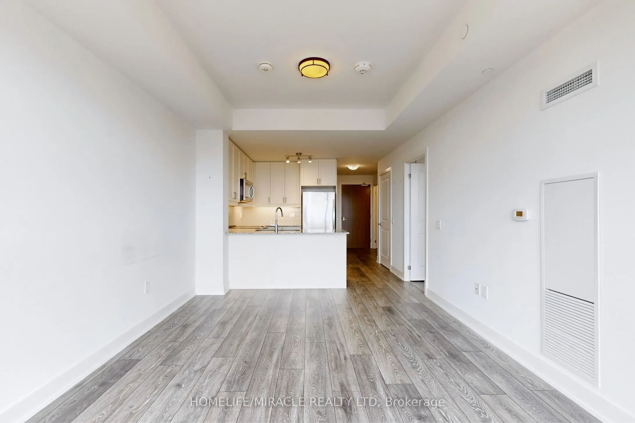 1050 Main Street E, #1106