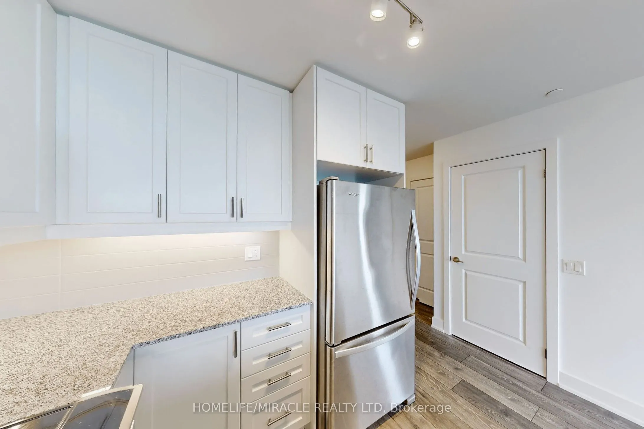 1050 Main Street E, #1106