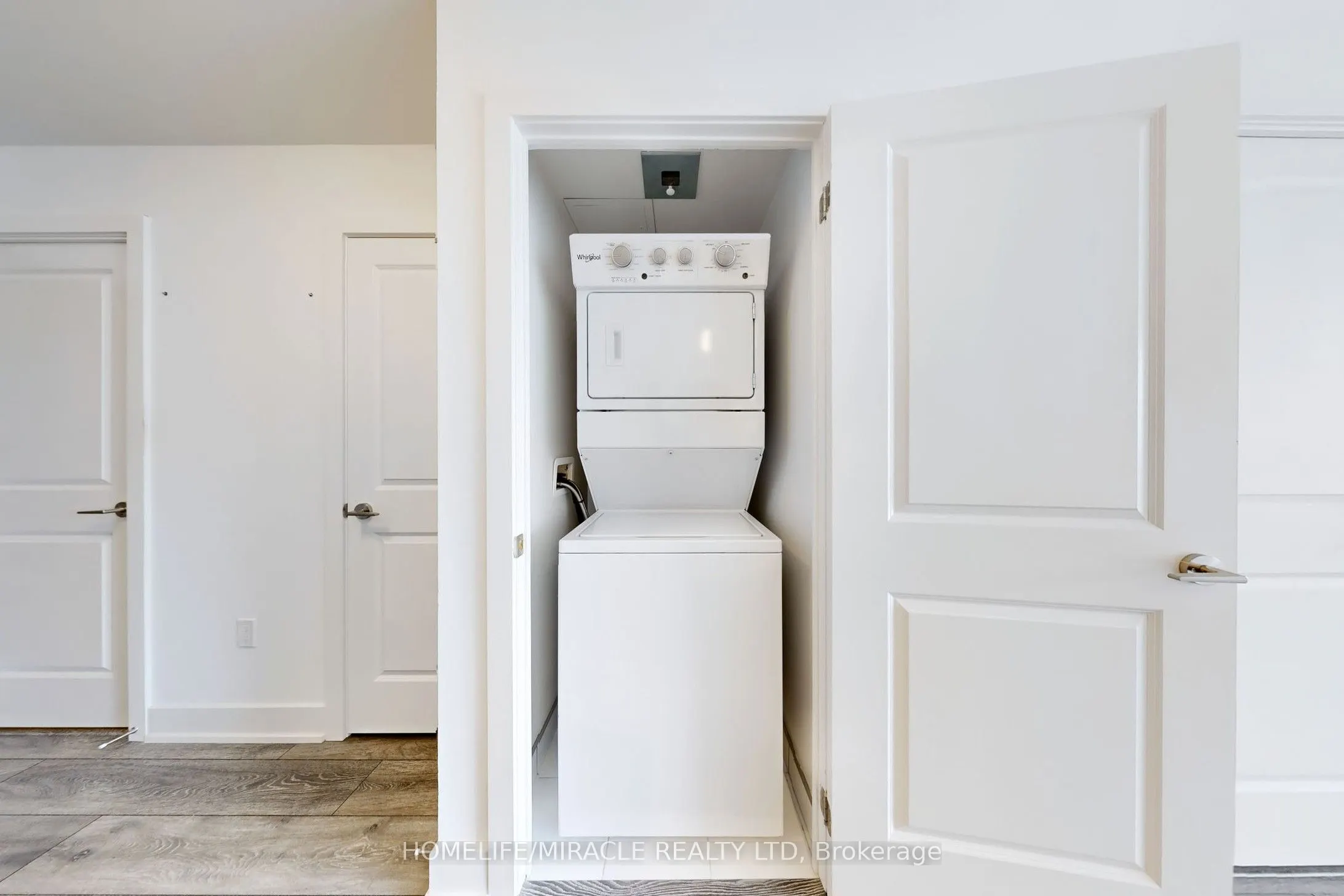 1050 Main Street E, #1106