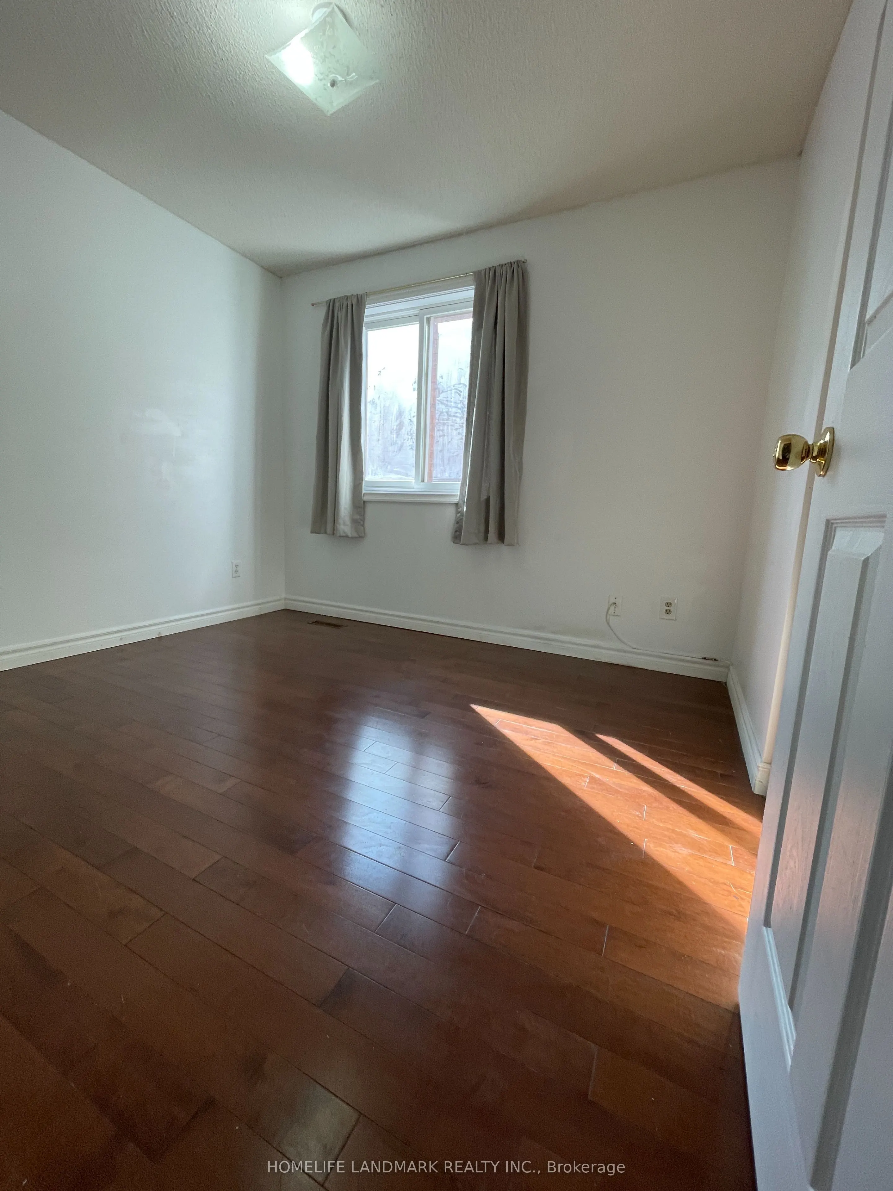 1016 Lucerne Crescent