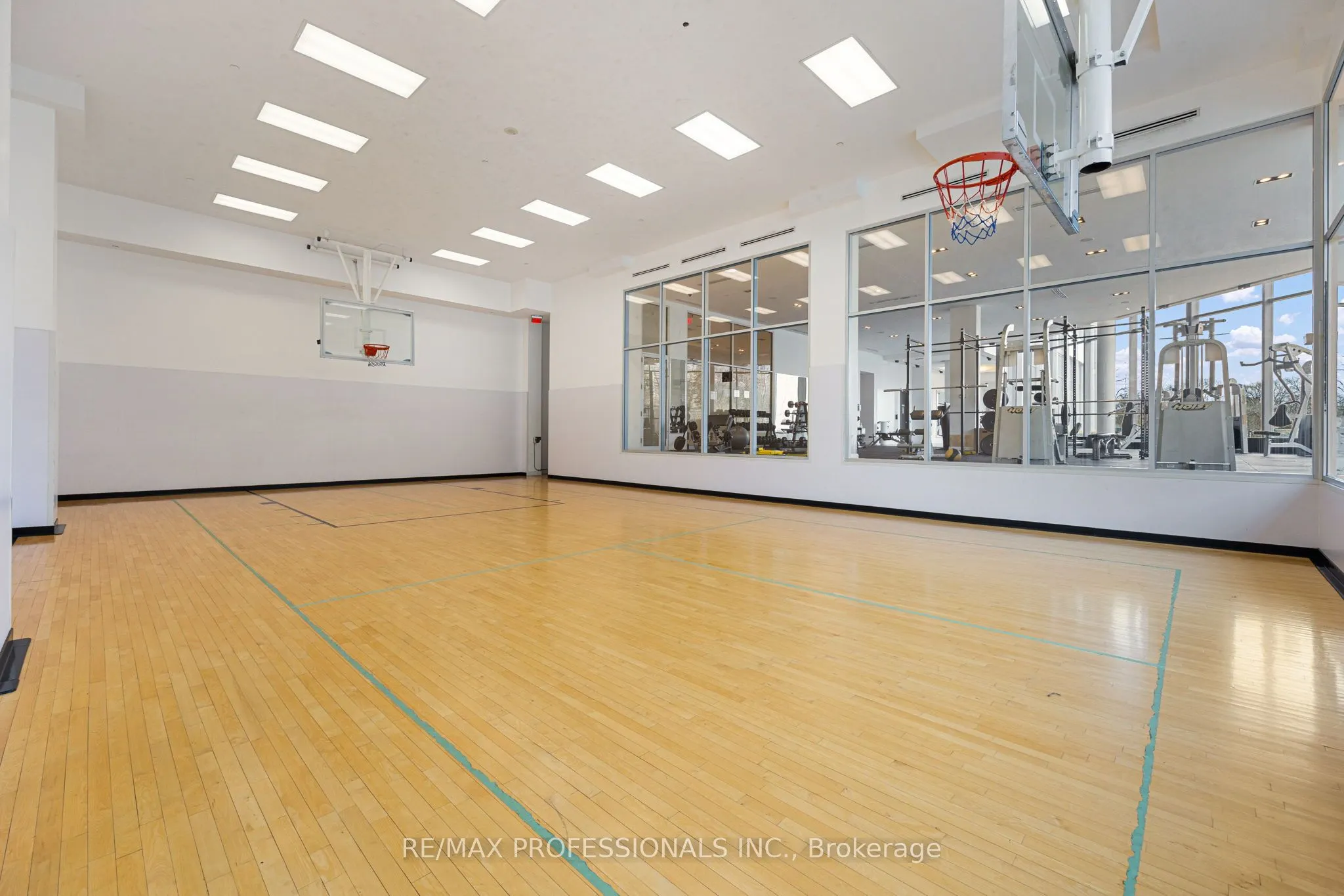 88 Park Lawn Road, #911