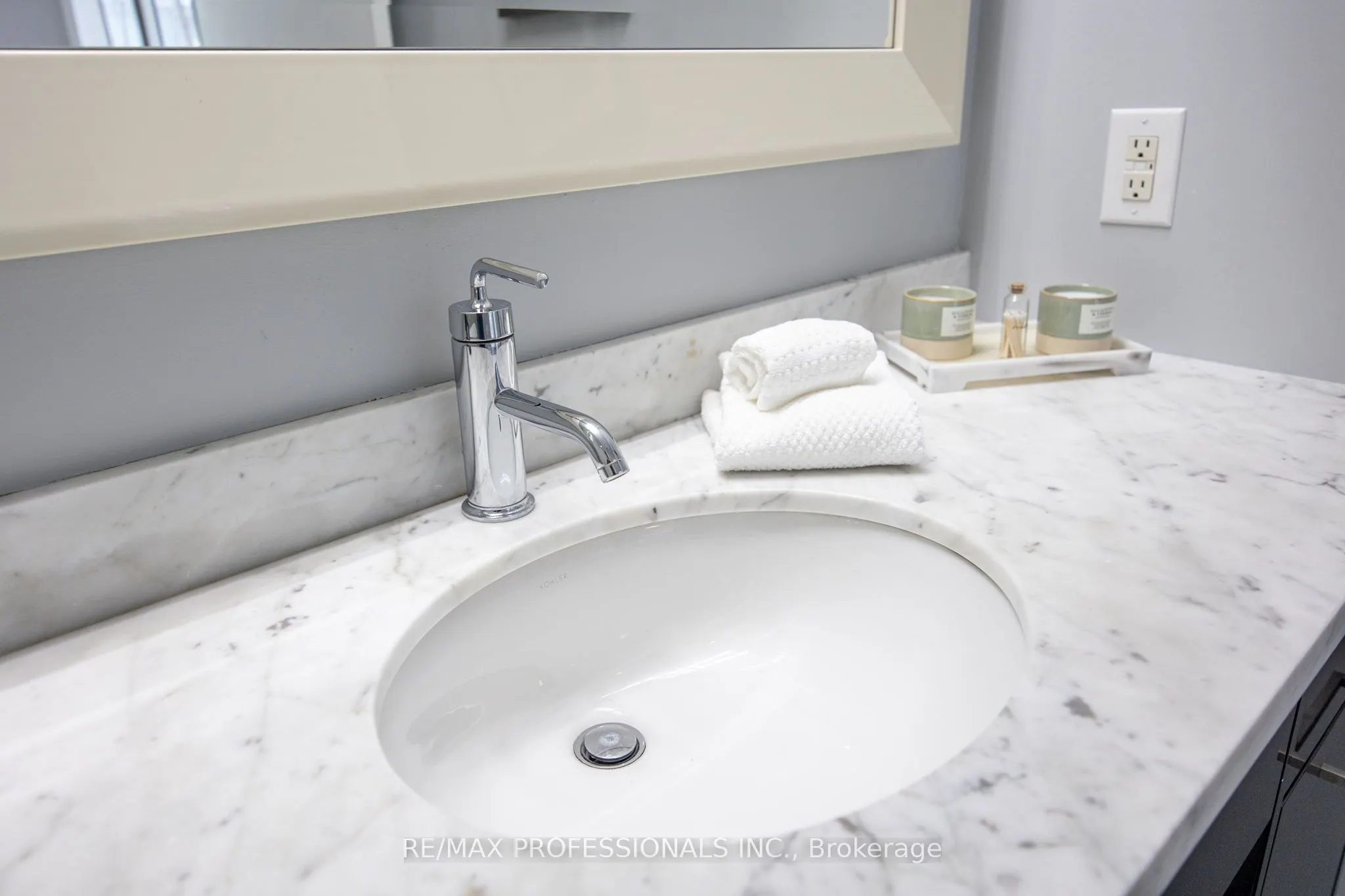 88 Park Lawn Road, #911