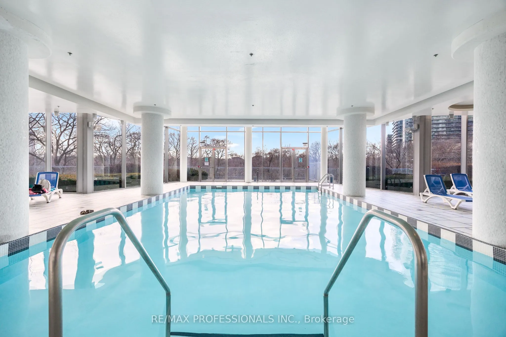 88 Park Lawn Road, #911