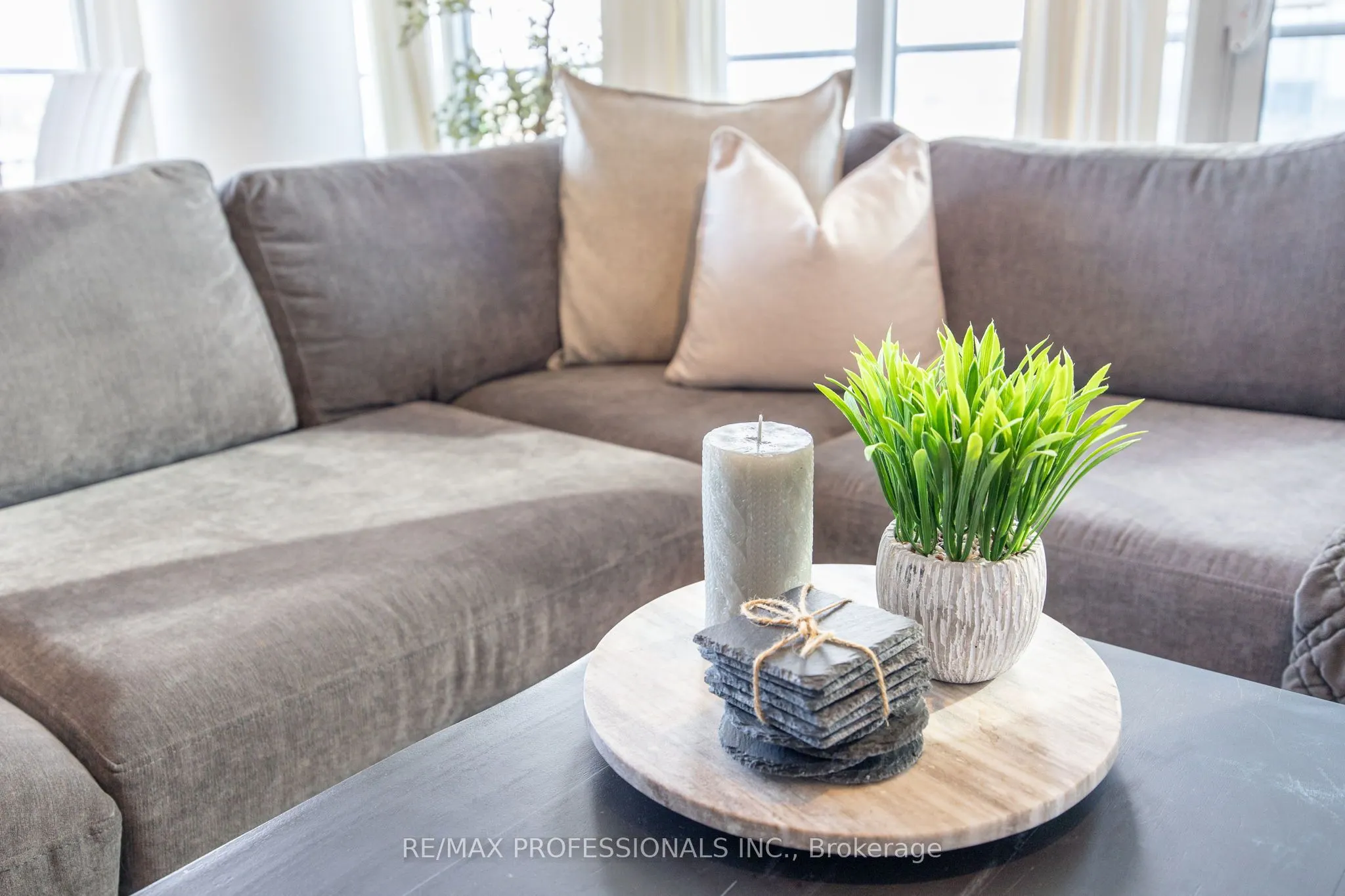 88 Park Lawn Road, #911