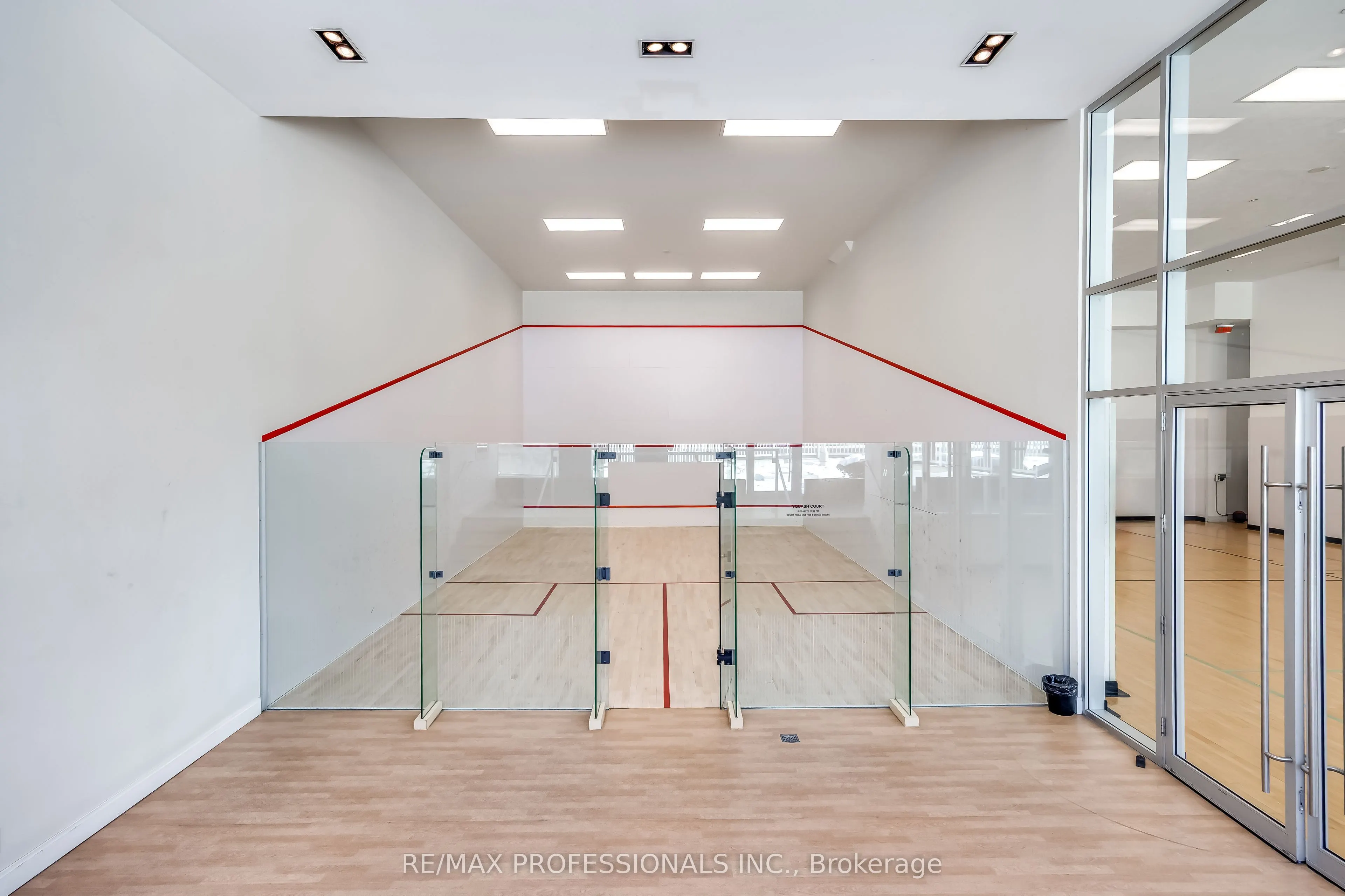 88 Park Lawn Road, #911