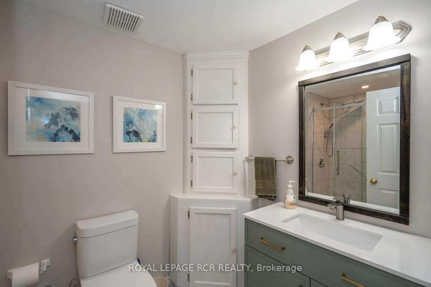 252 Elmwood Crescent