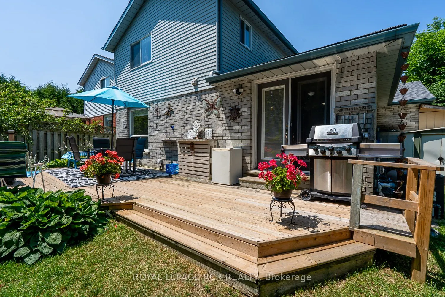 252 Elmwood Crescent