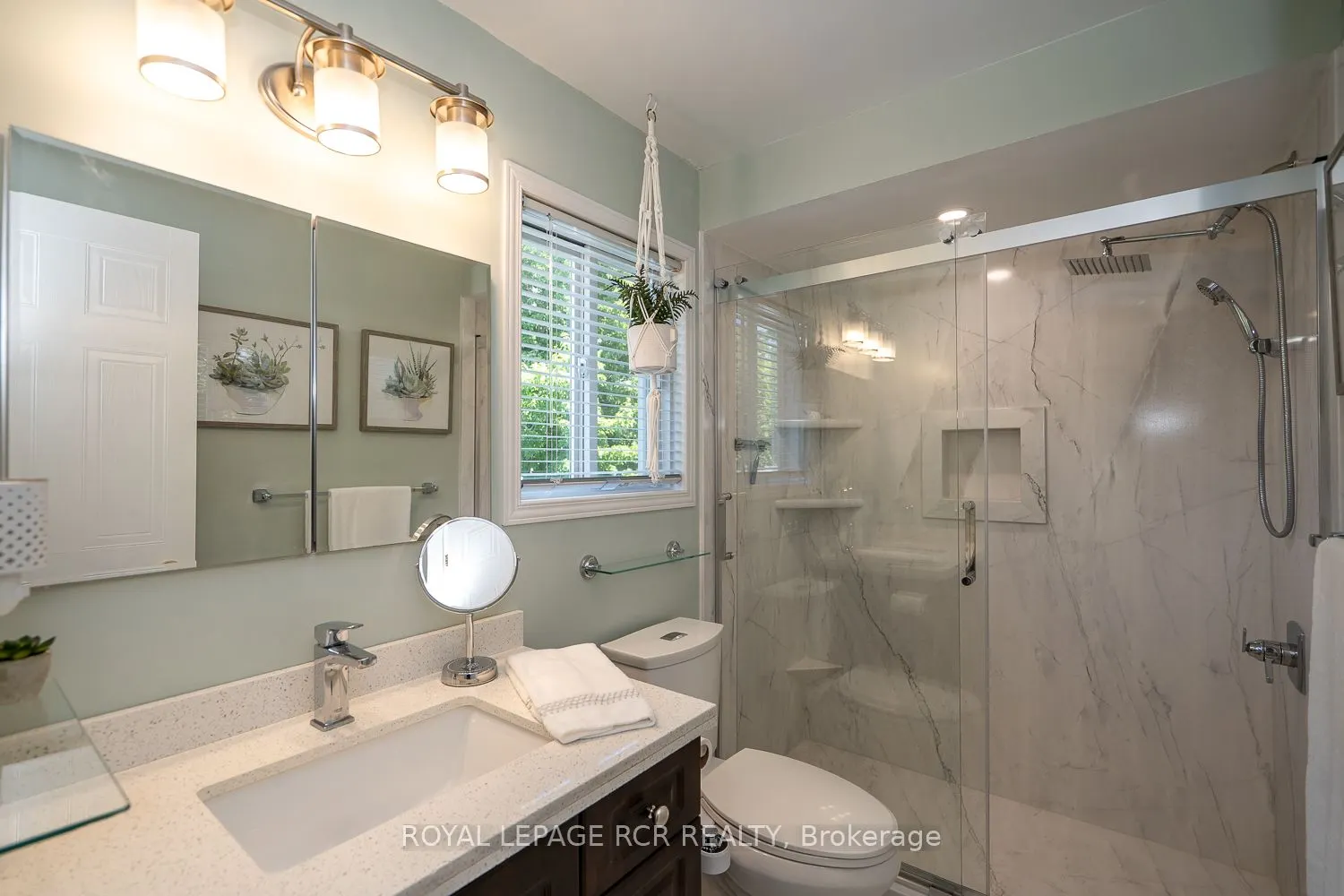 252 Elmwood Crescent