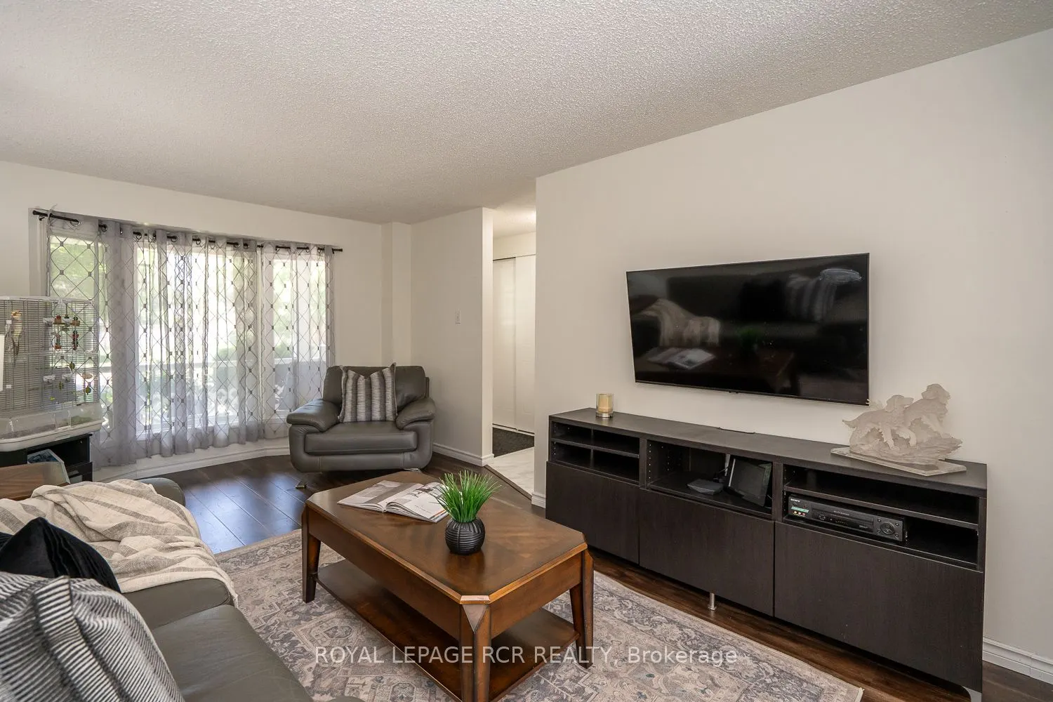 252 Elmwood Crescent