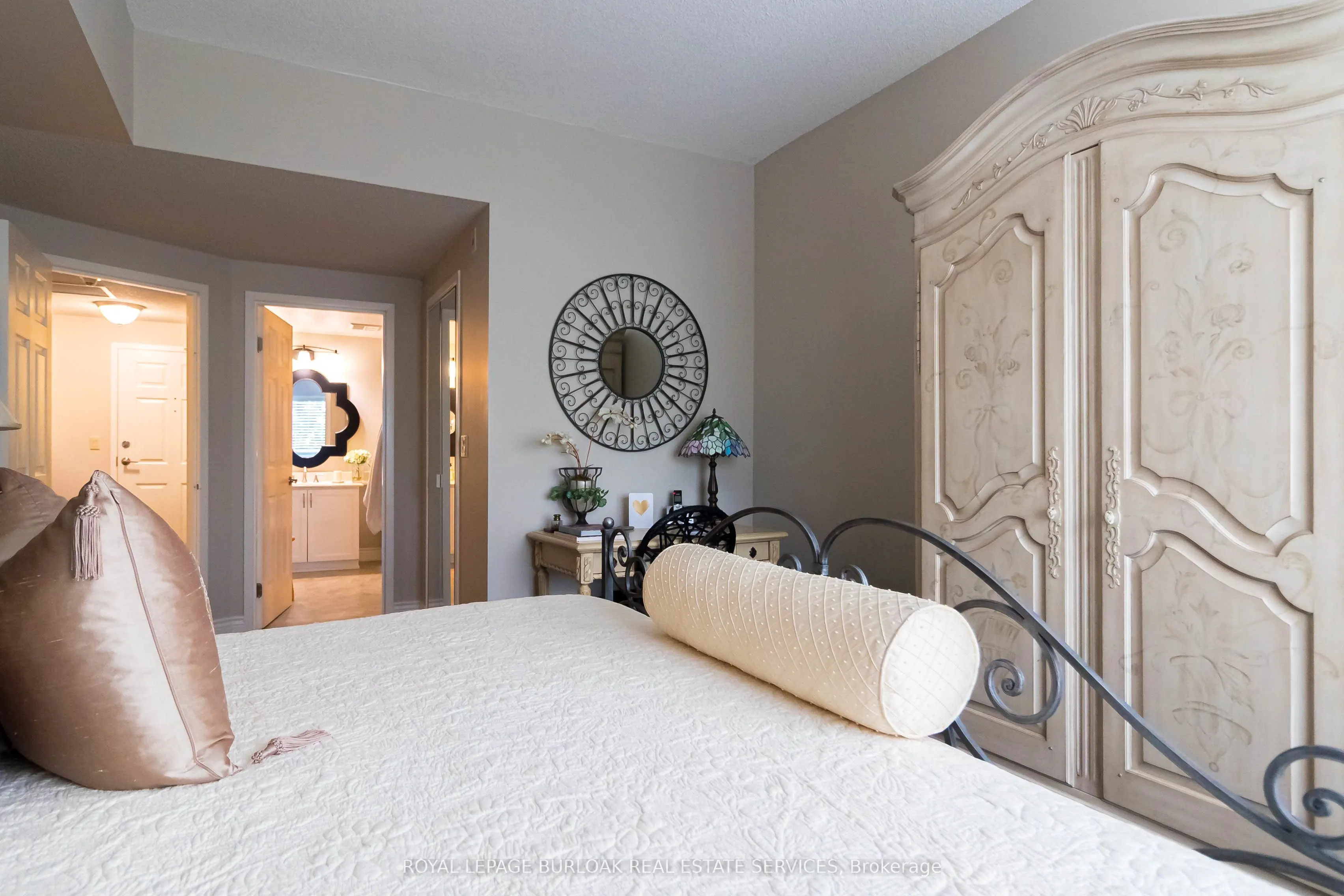 3497 Upper Middle Road, #305