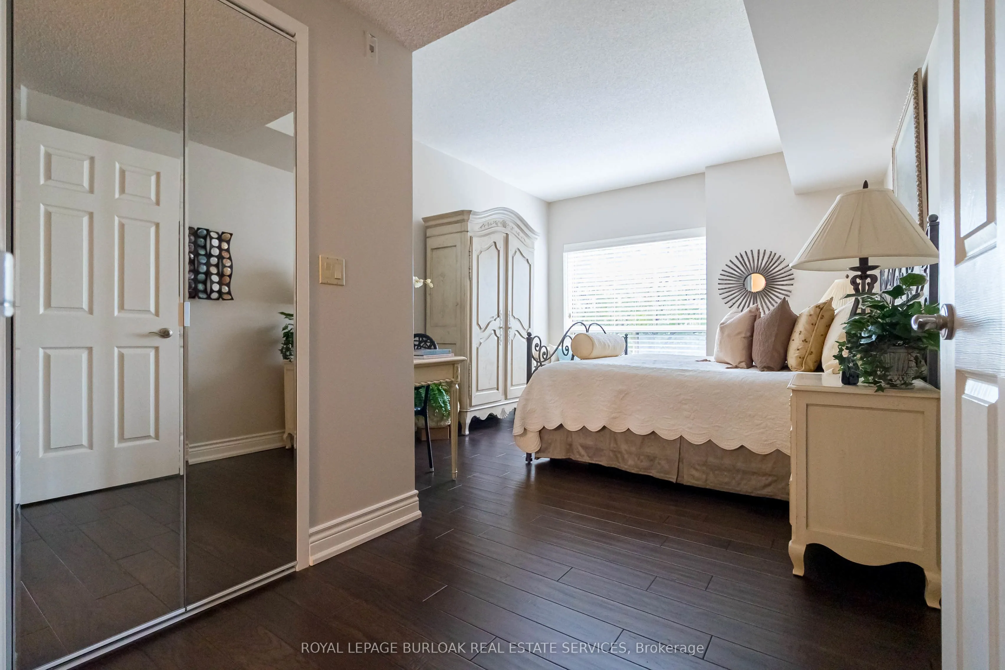 3497 Upper Middle Road, #305