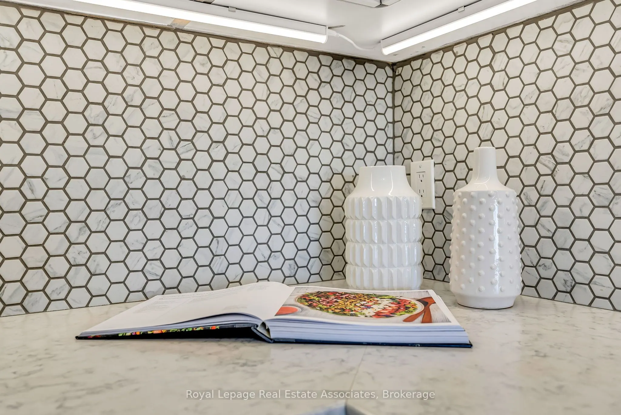 234 Albion Road, #1907