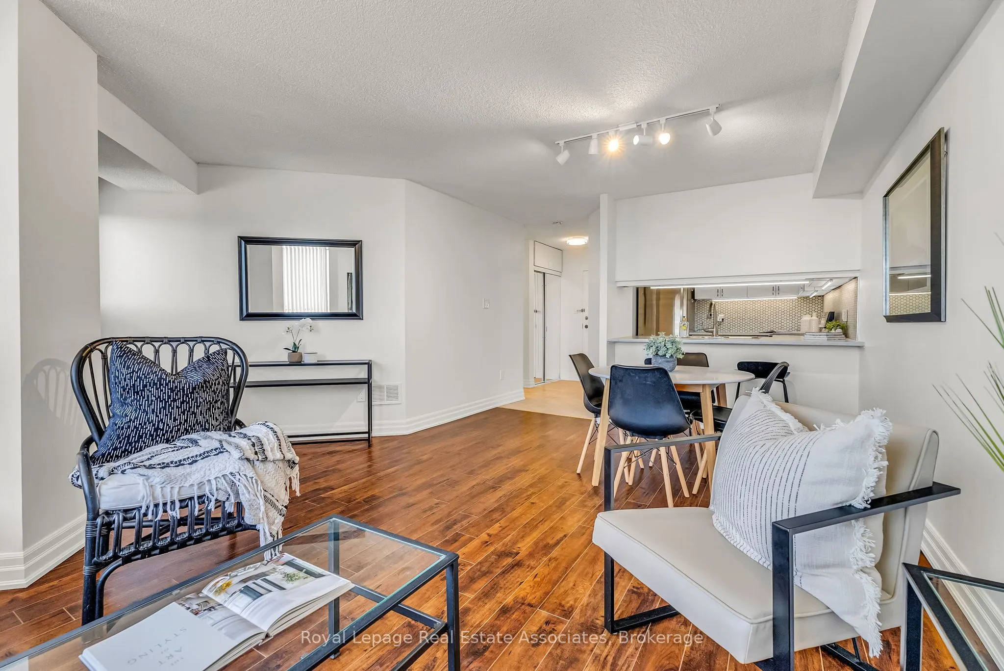 234 Albion Road, #1907