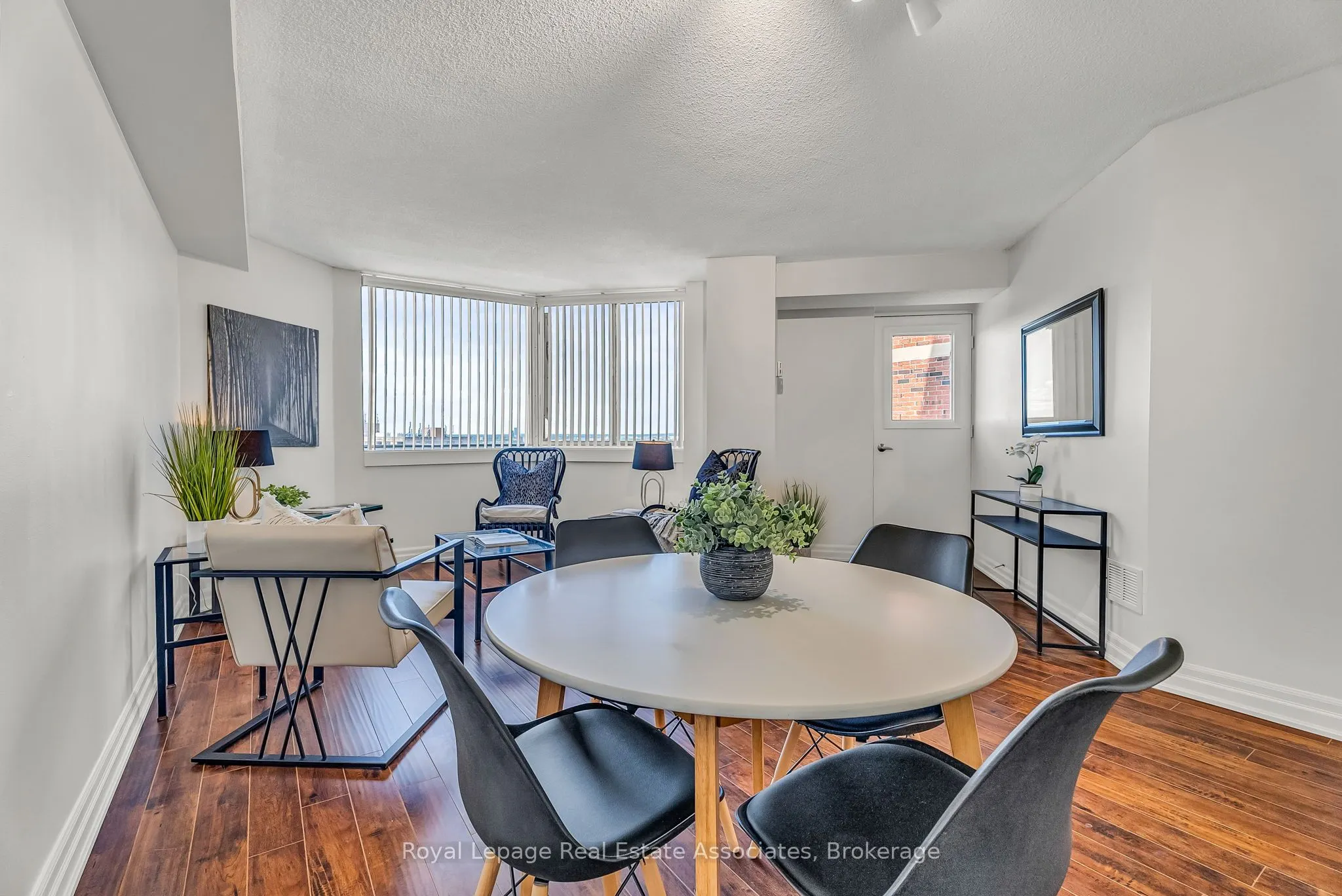 234 Albion Road, #1907