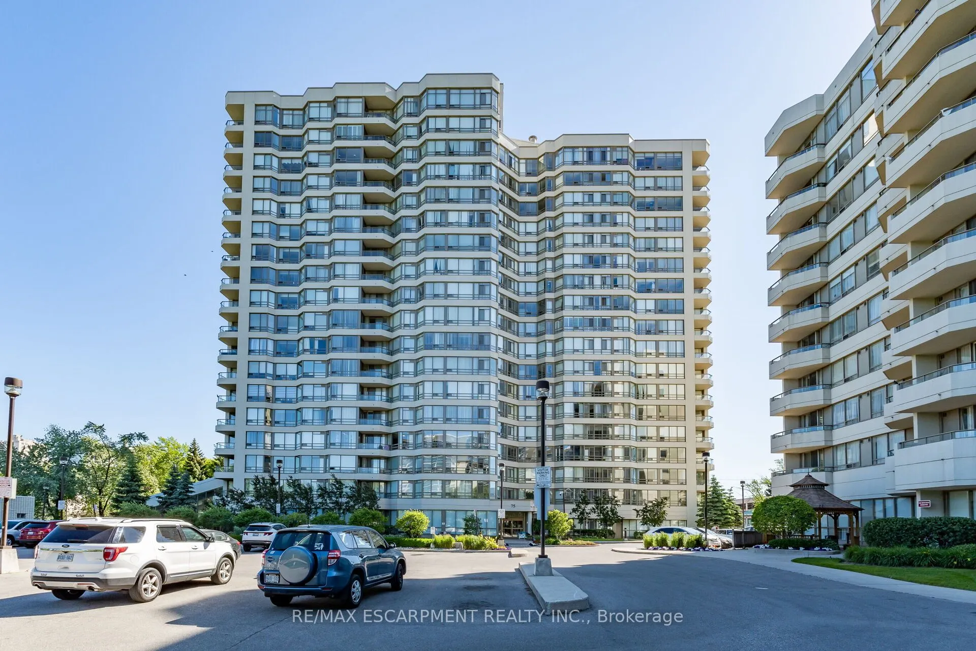 75 King Street E, #306
