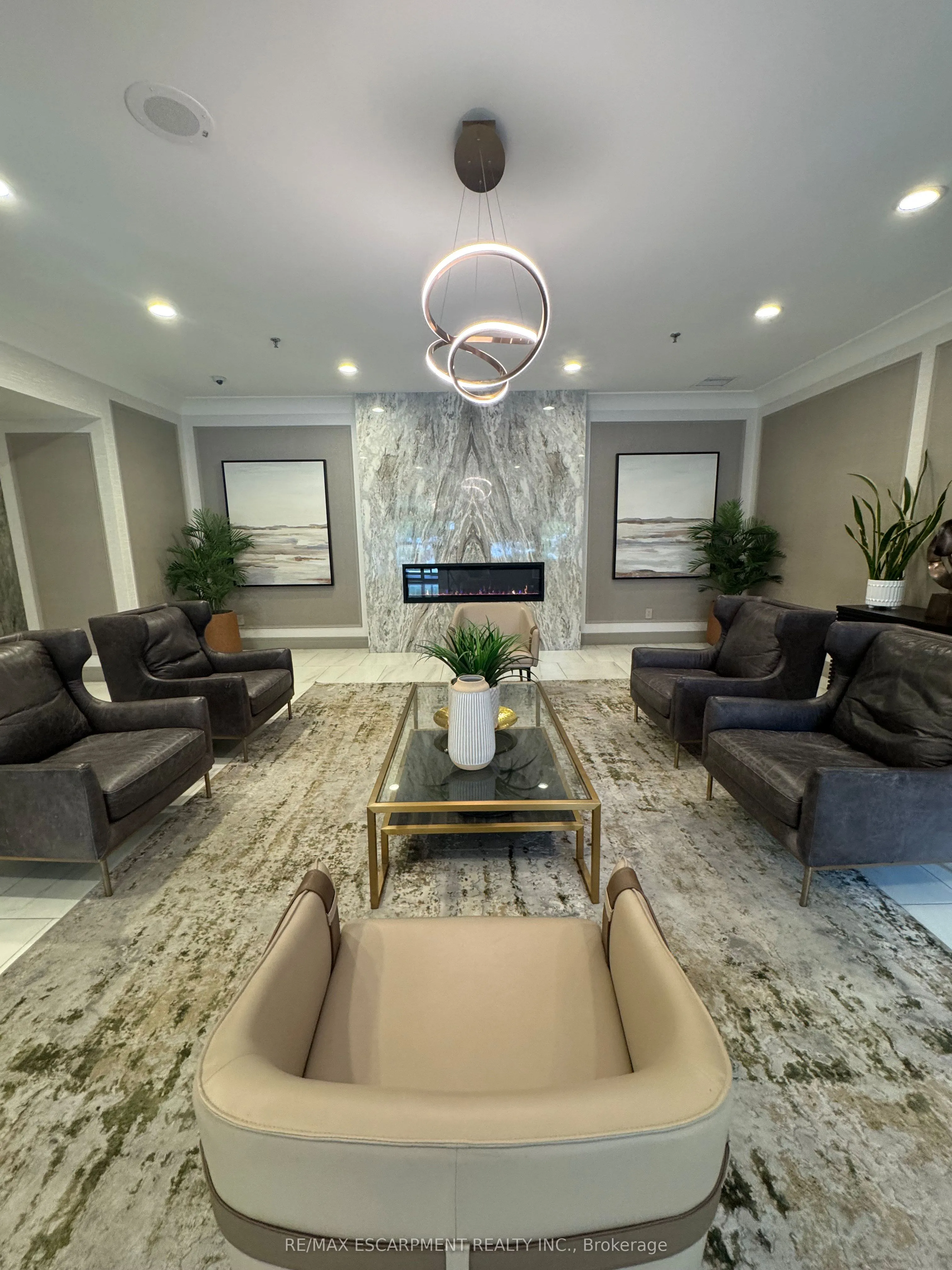 75 King Street E, #306