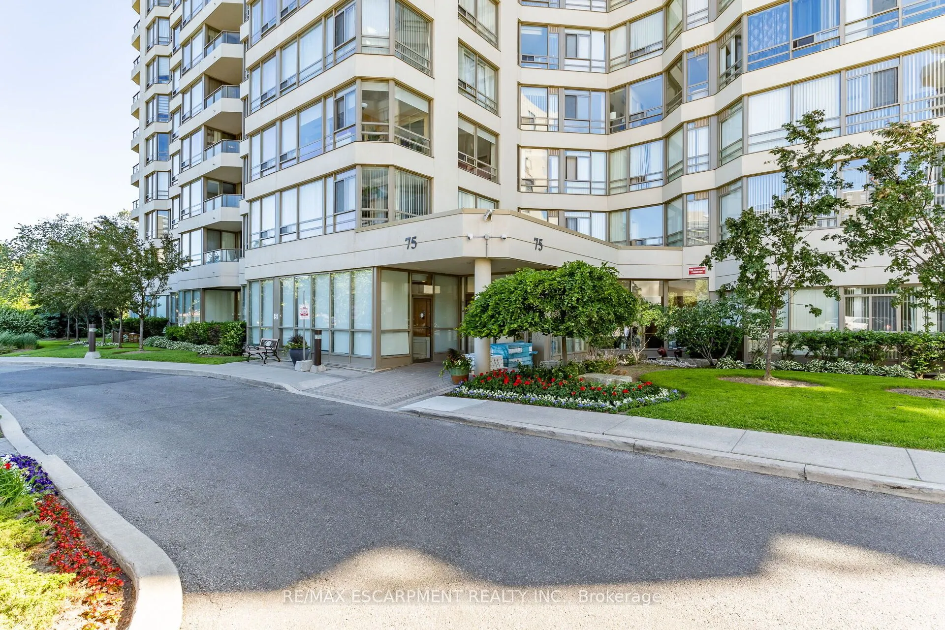 75 King Street E, #306