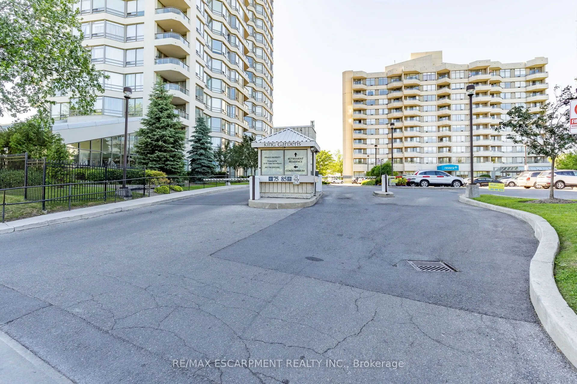 75 King Street E, #306