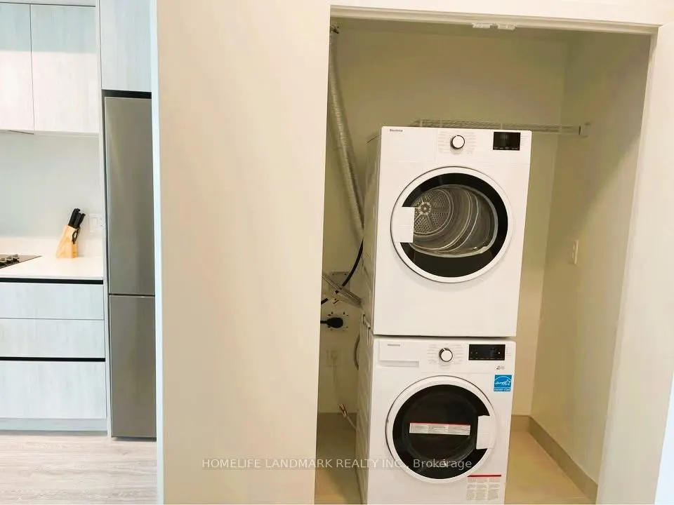 2495 Eglinton Avenue W, #1405