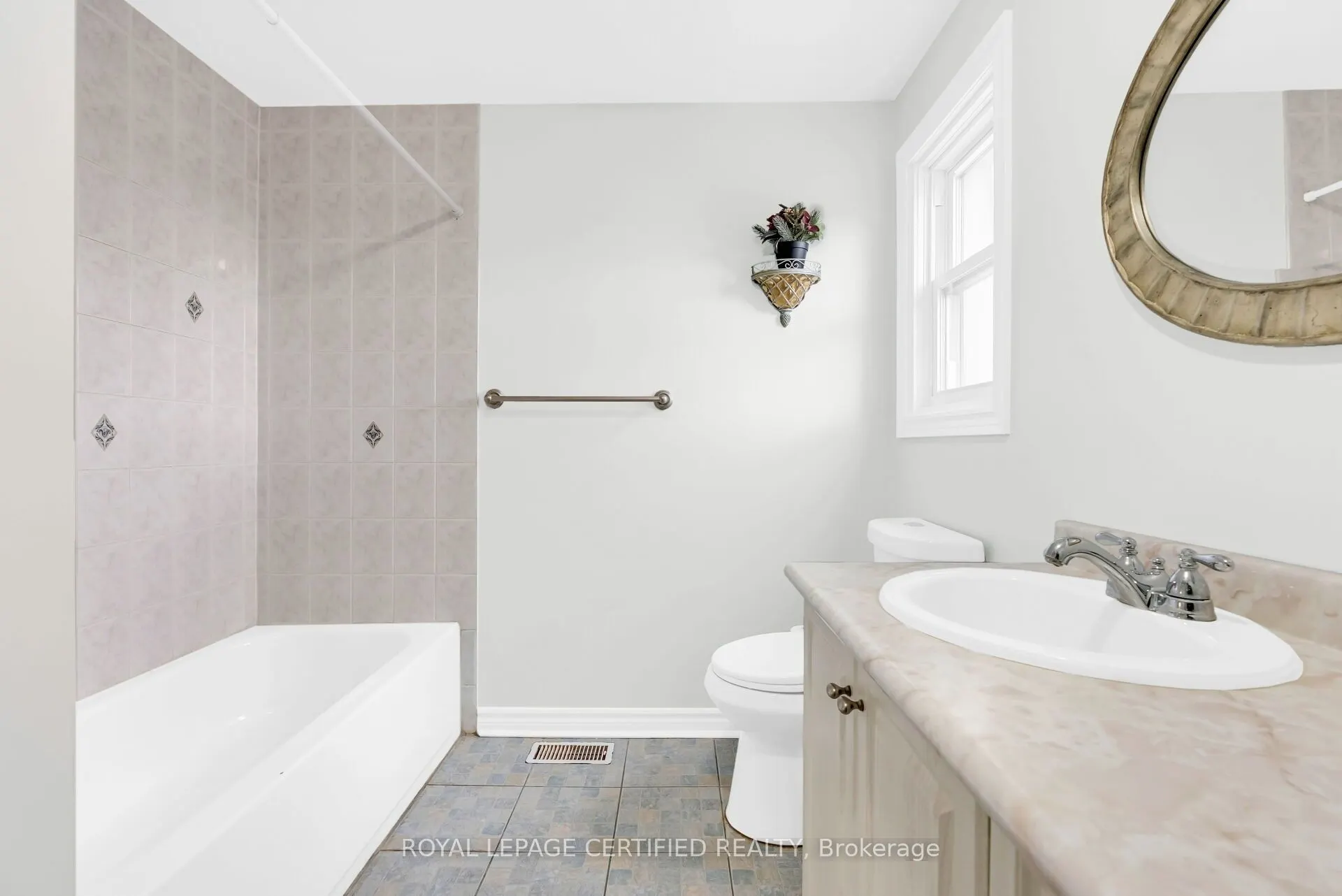 41 Ashton Crescent, #41