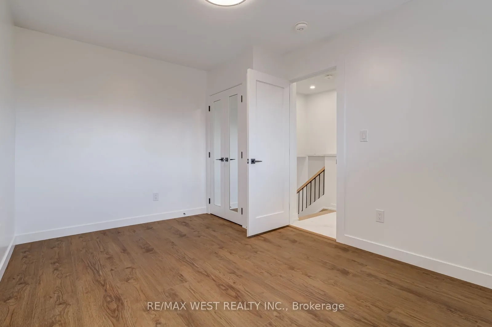 152 Clarence Street, #Main