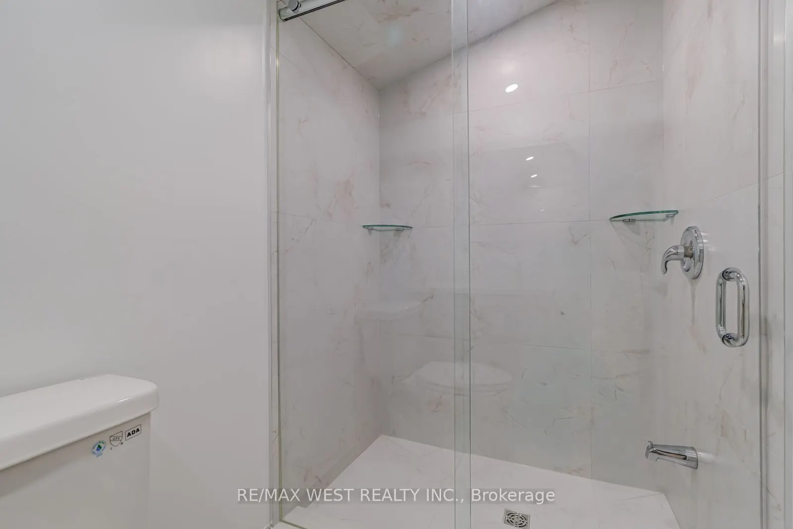 152 Clarence Street, #Main