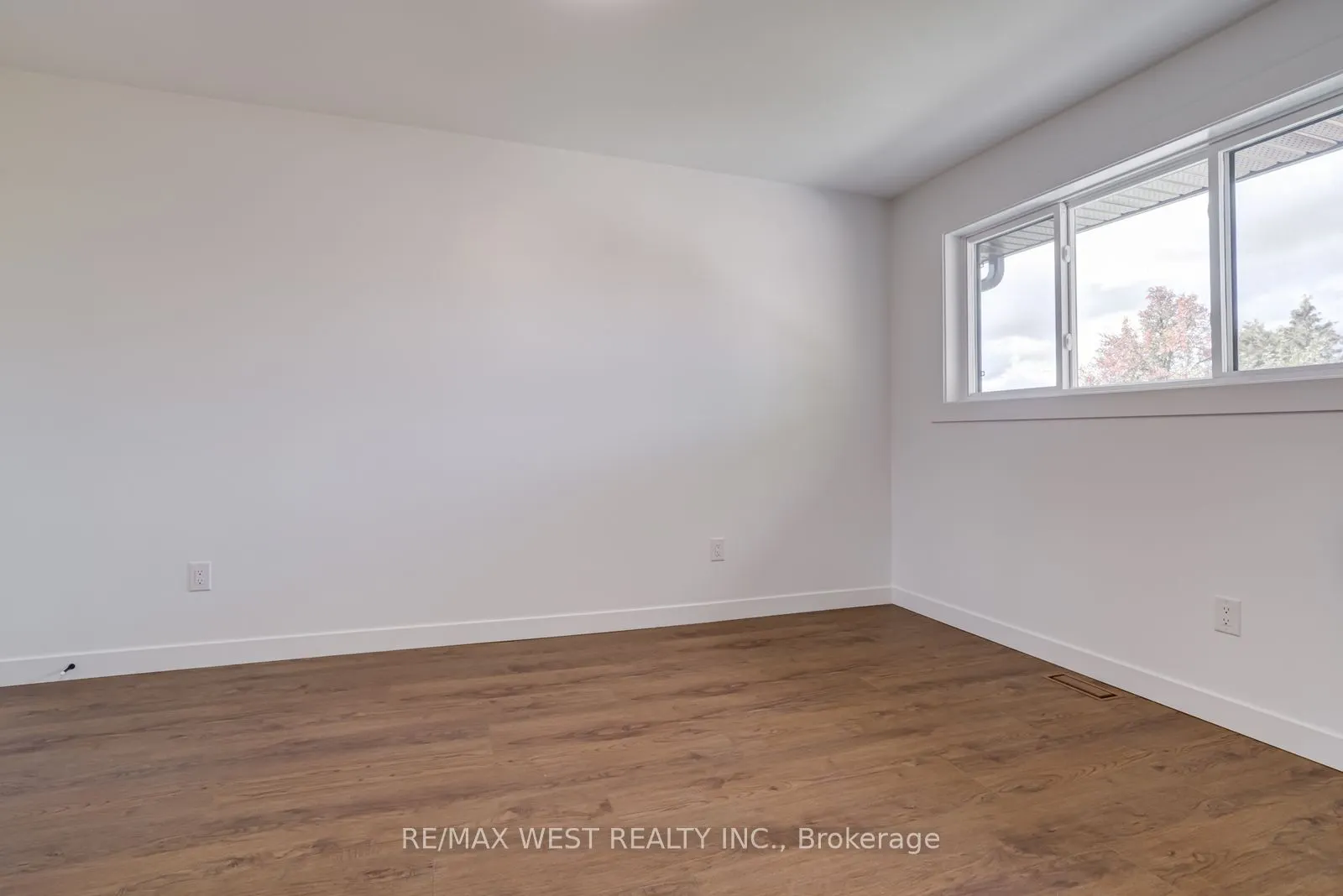 152 Clarence Street, #Main