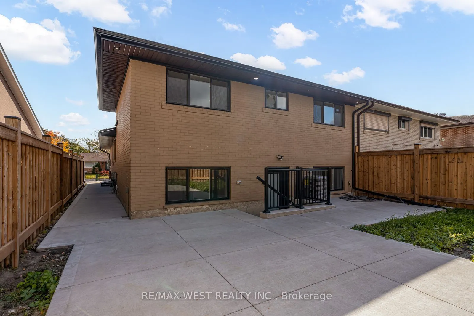 152 Clarence Street, #Lower