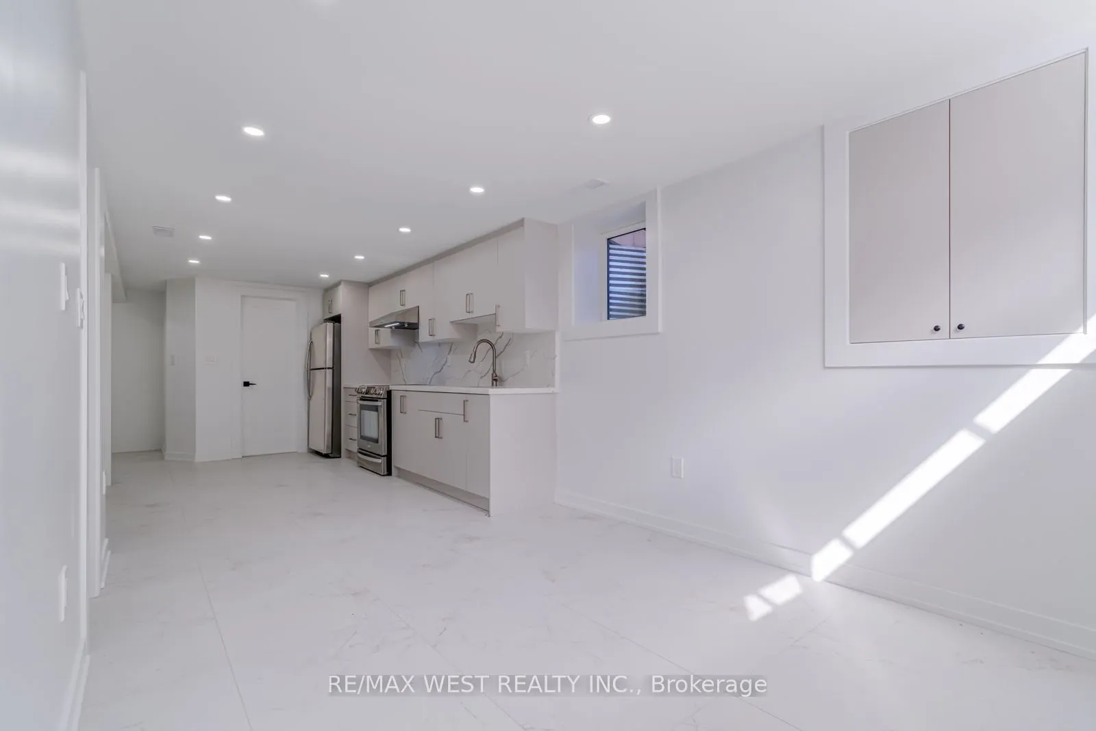 152 Clarence Street, #Lower