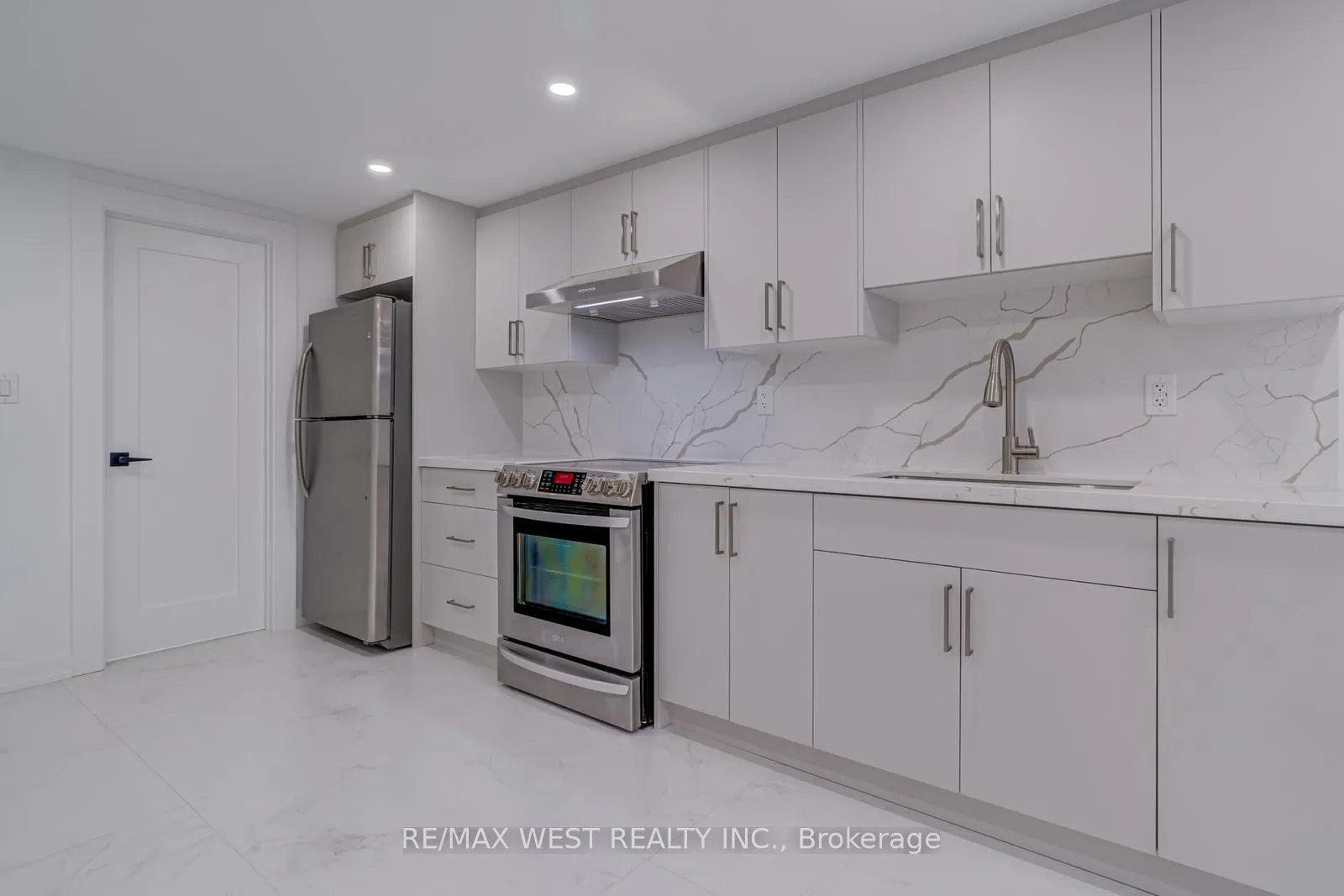 152 Clarence Street, #Lower