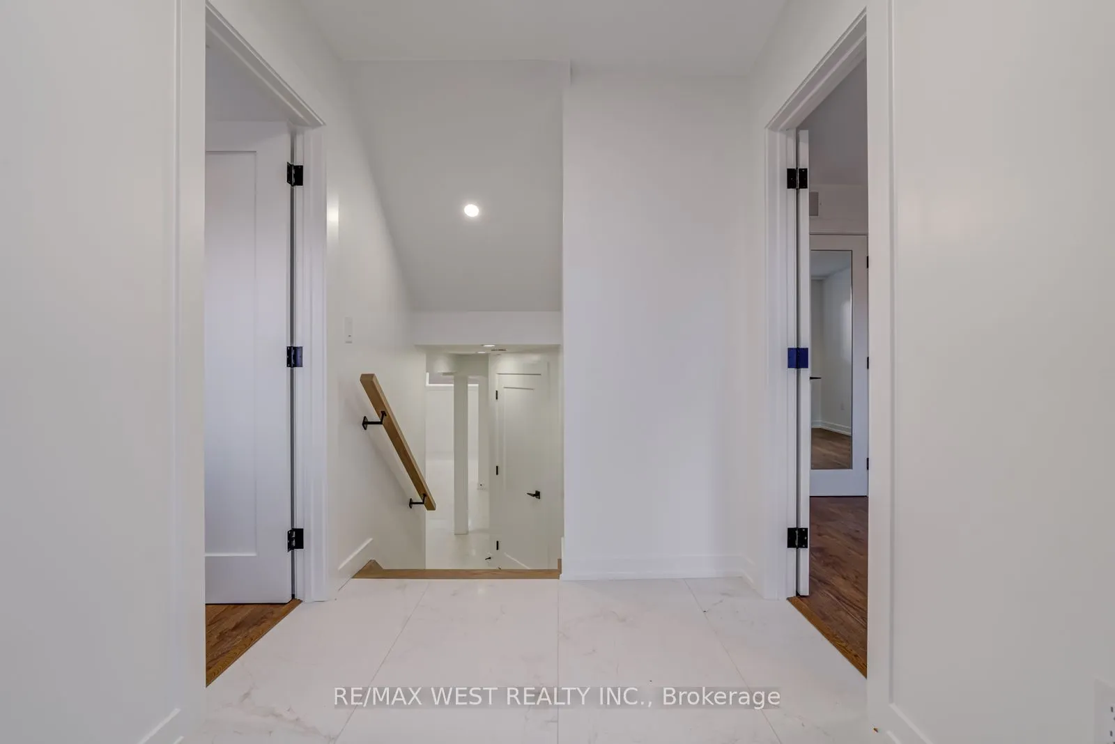 152 Clarence Street, #Lower