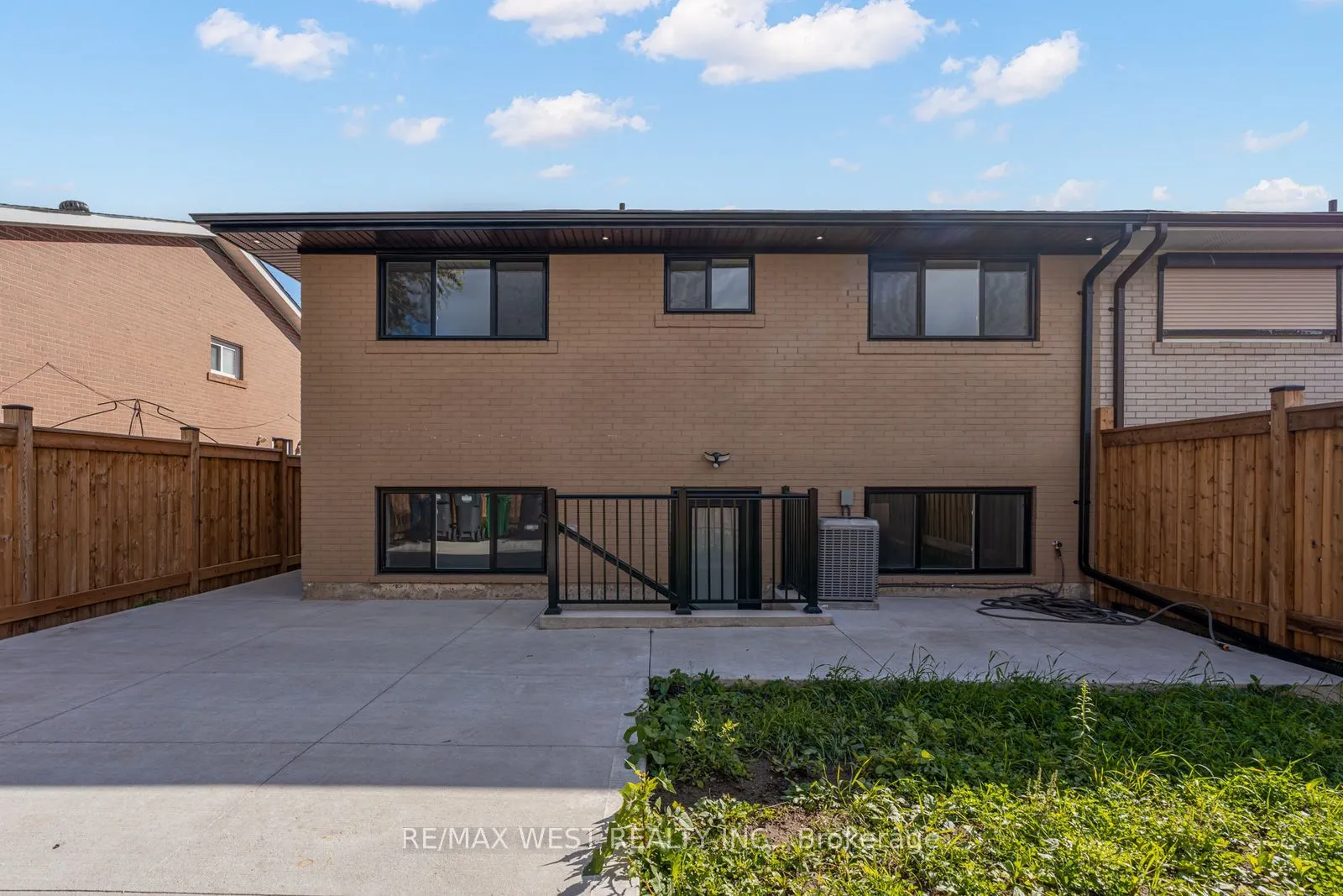 152 Clarence Street, #Lower