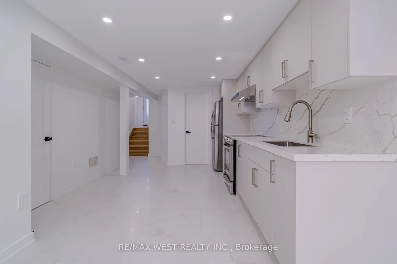 152 Clarence Street, #Lower