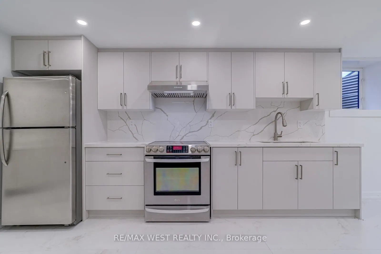 152 Clarence Street, #Lower