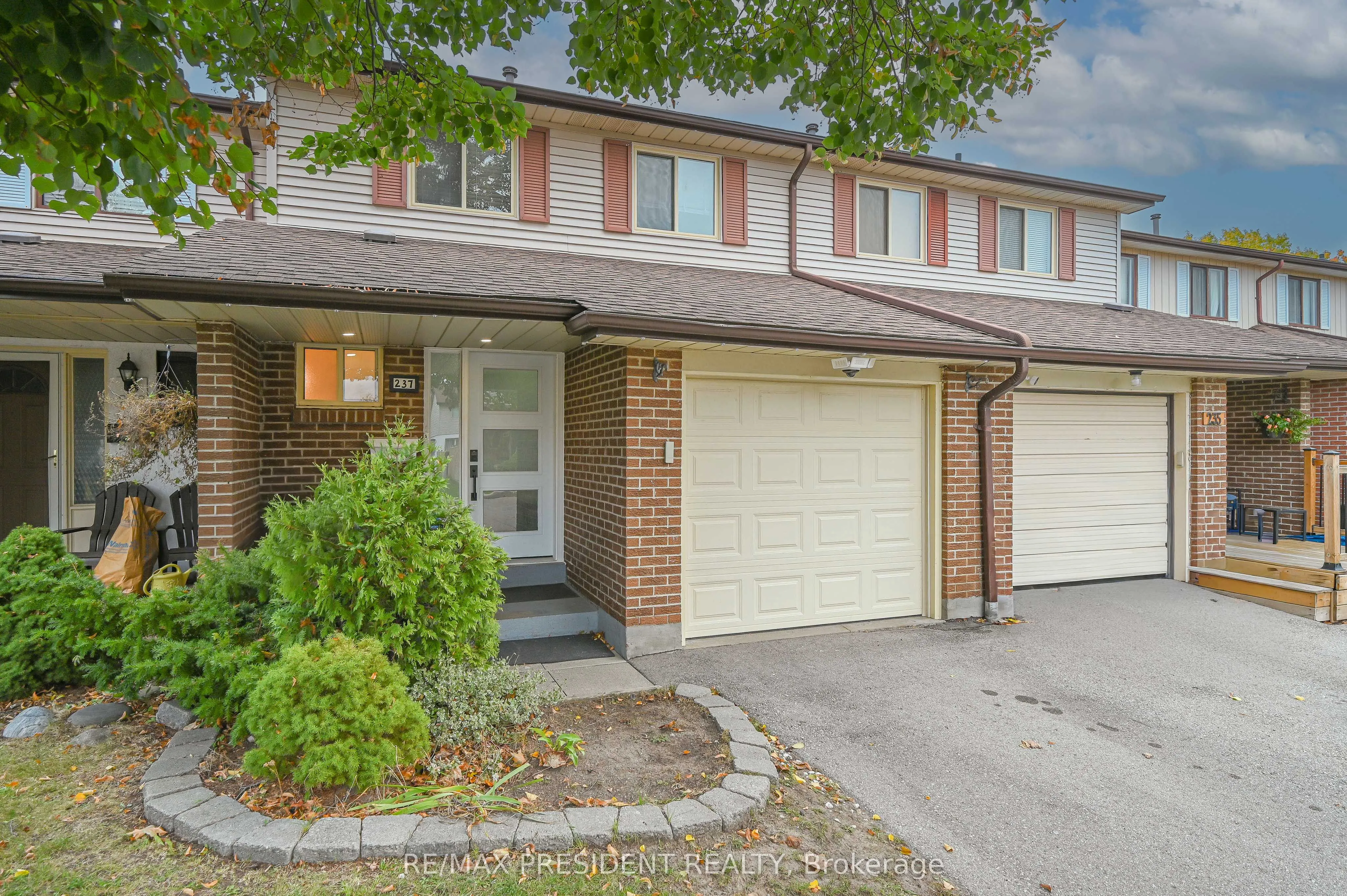 237 Baronwood Crescent, #237