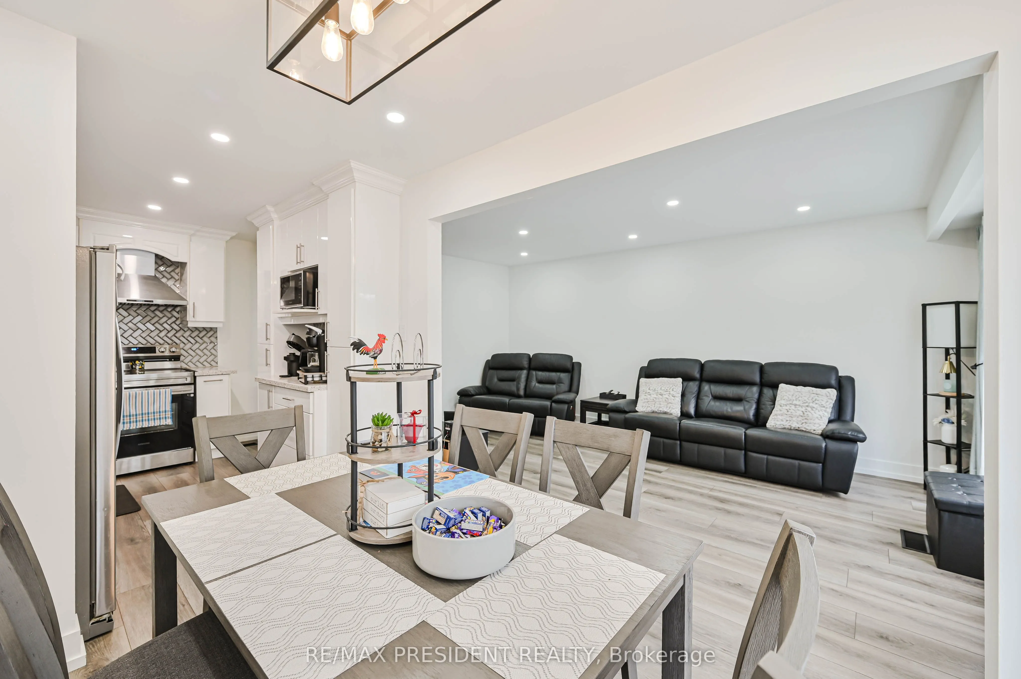 237 Baronwood Crescent, #237